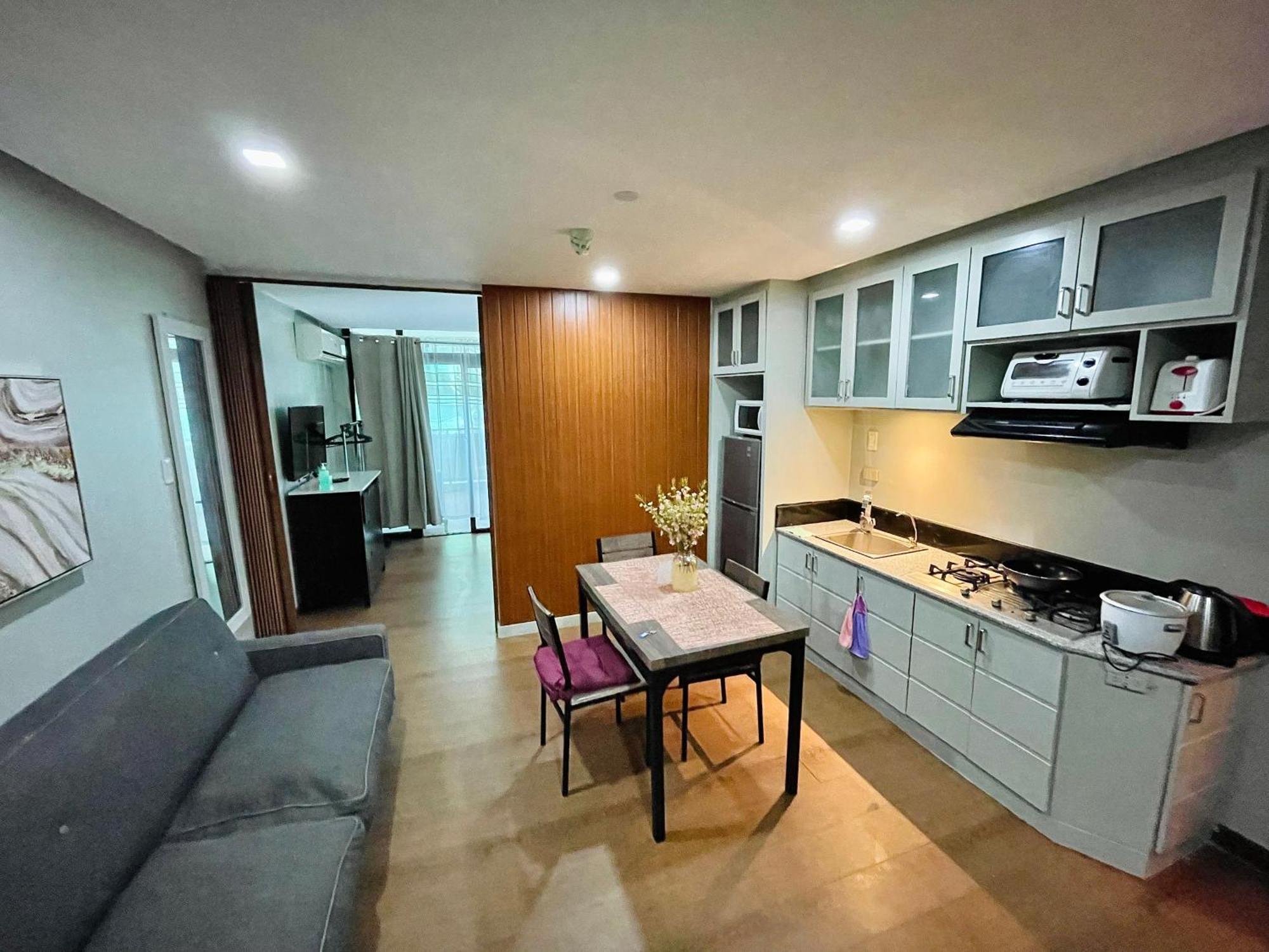 Apartment Spacious Appleone Equicom Ayala *