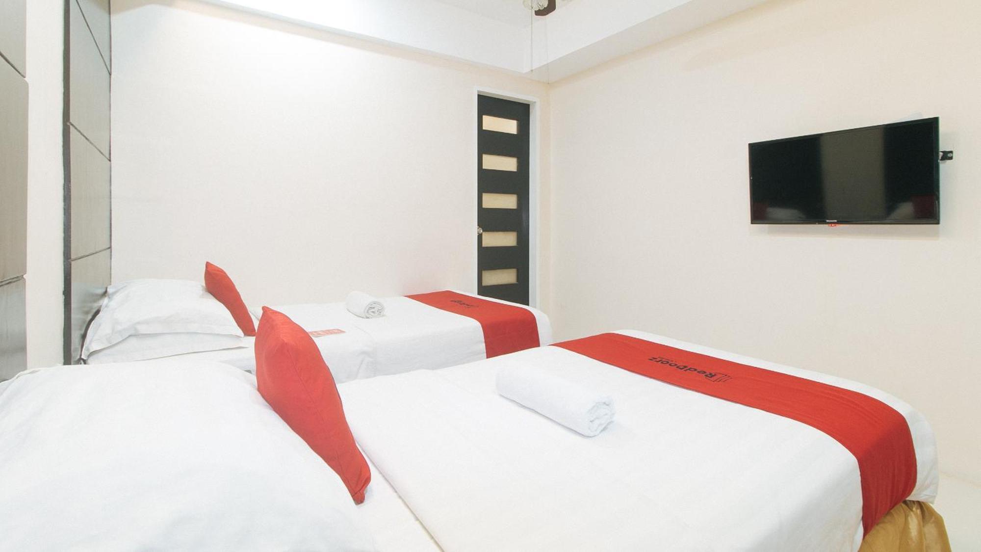Reddoorz At Grand Apartelle Hernan Cortes Hotel 3*