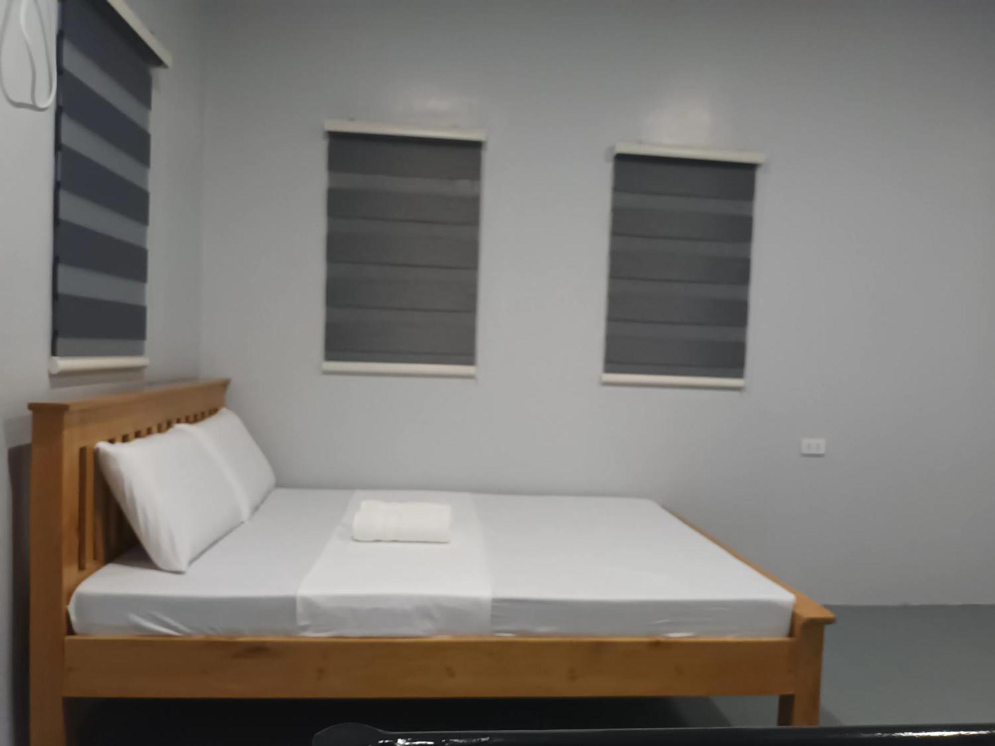 Hostel Grae's Apartelle Moalboal