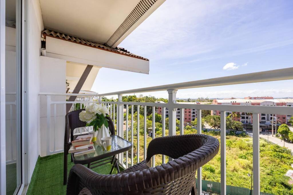Express Condotel 731,3 Minutes To Airport,mall, With Gym & Pool,fast Wi-fi,free Netflix