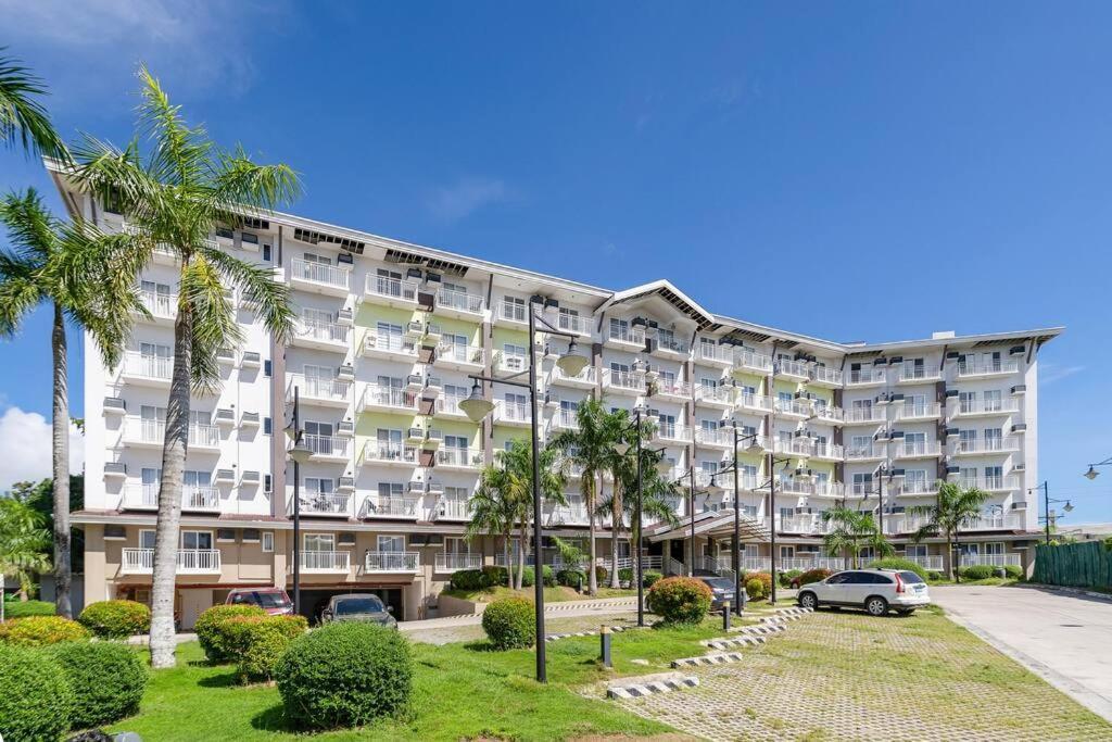 Apartment Express Condotel 731,3 Minutes To Airport,mall, With Gym & Pool,fast Wi-fi,free Netflix *