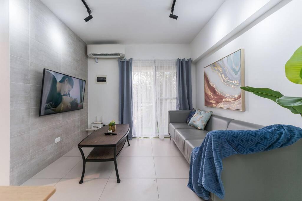 Airport Express E-527, 2 Minutes To Airport,fast Wifi, Free Netflix