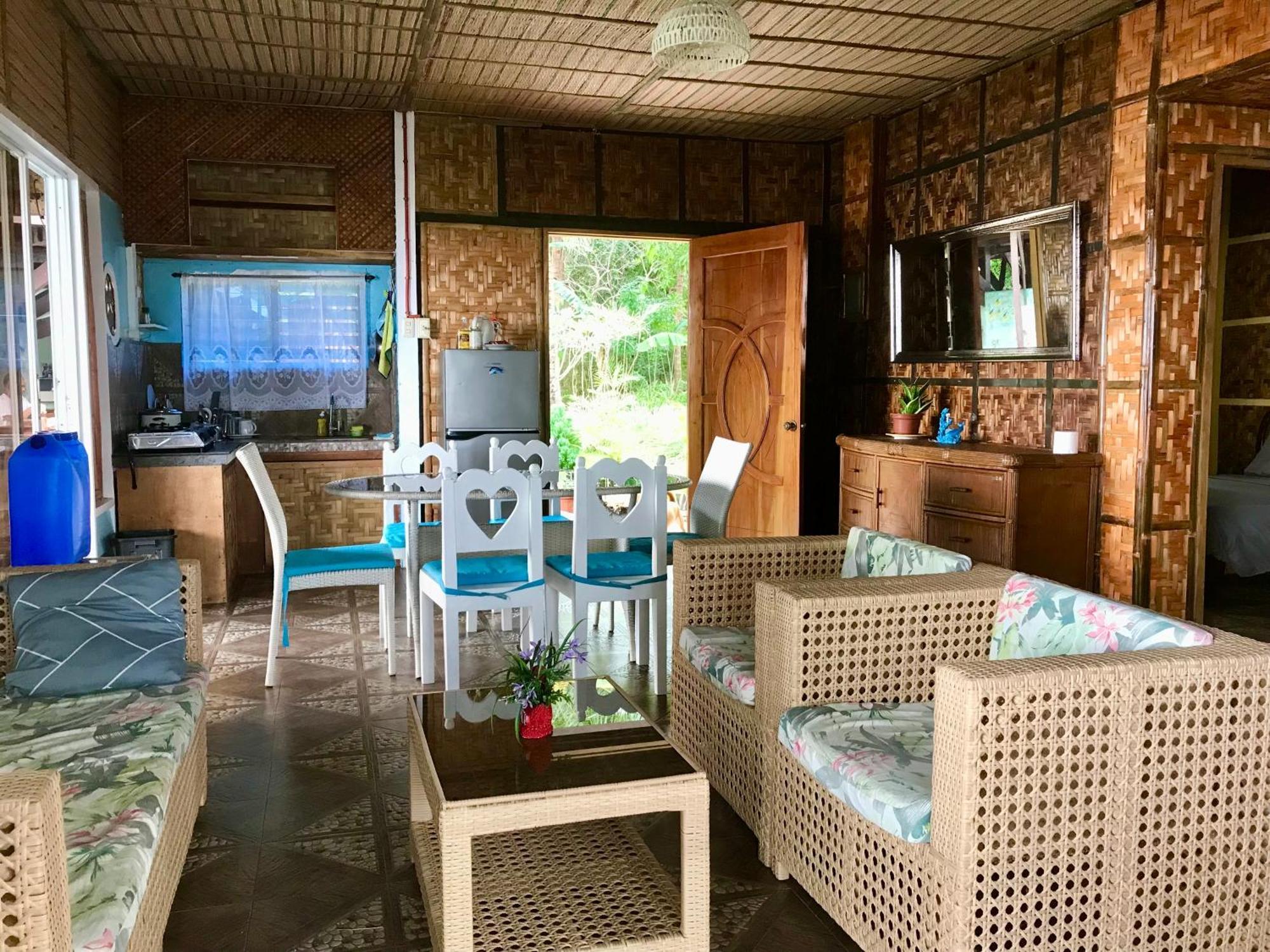 Camotes Cay Hideaway Apartment *