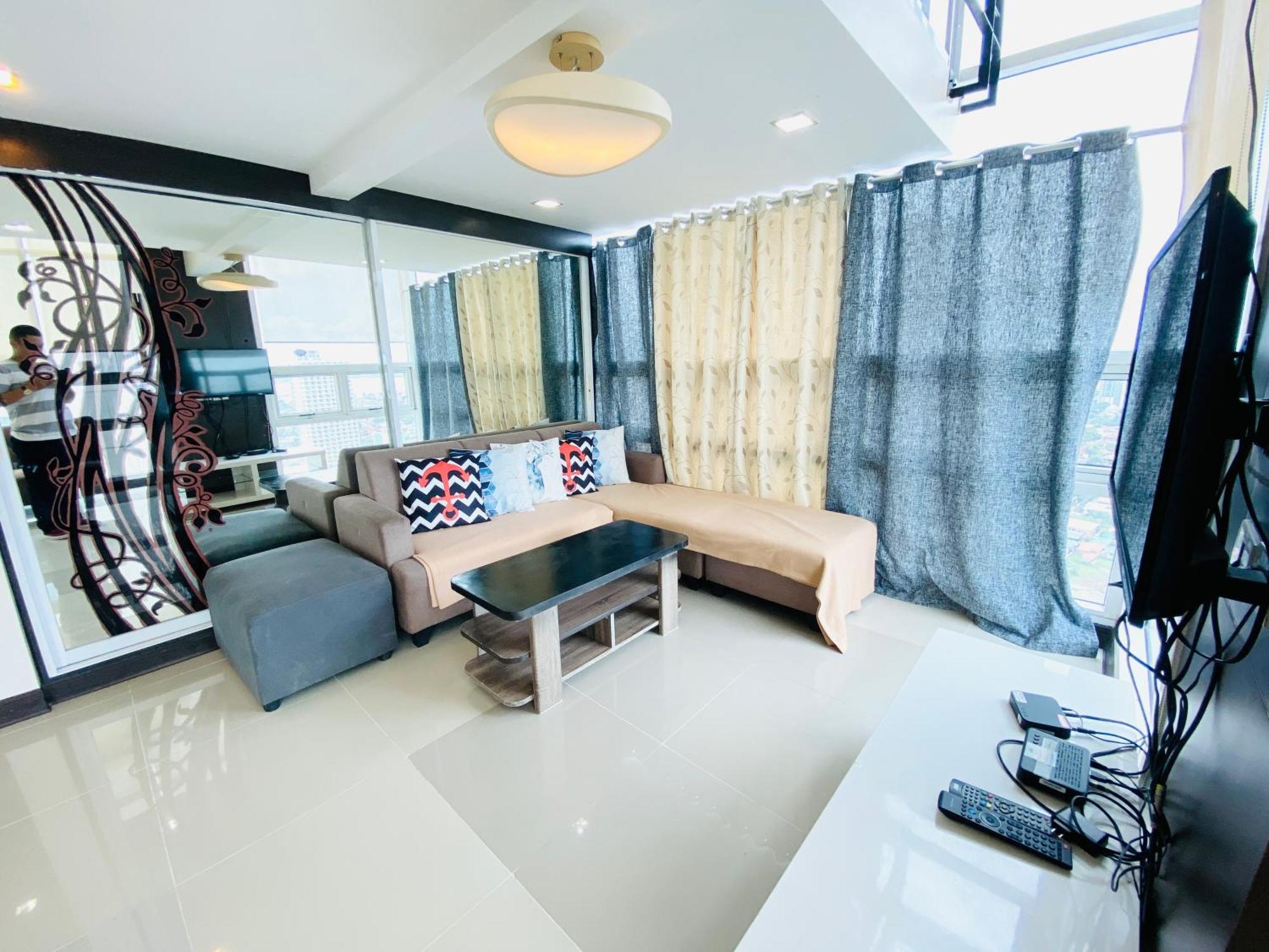 Huge Lofts By P&j Cebu