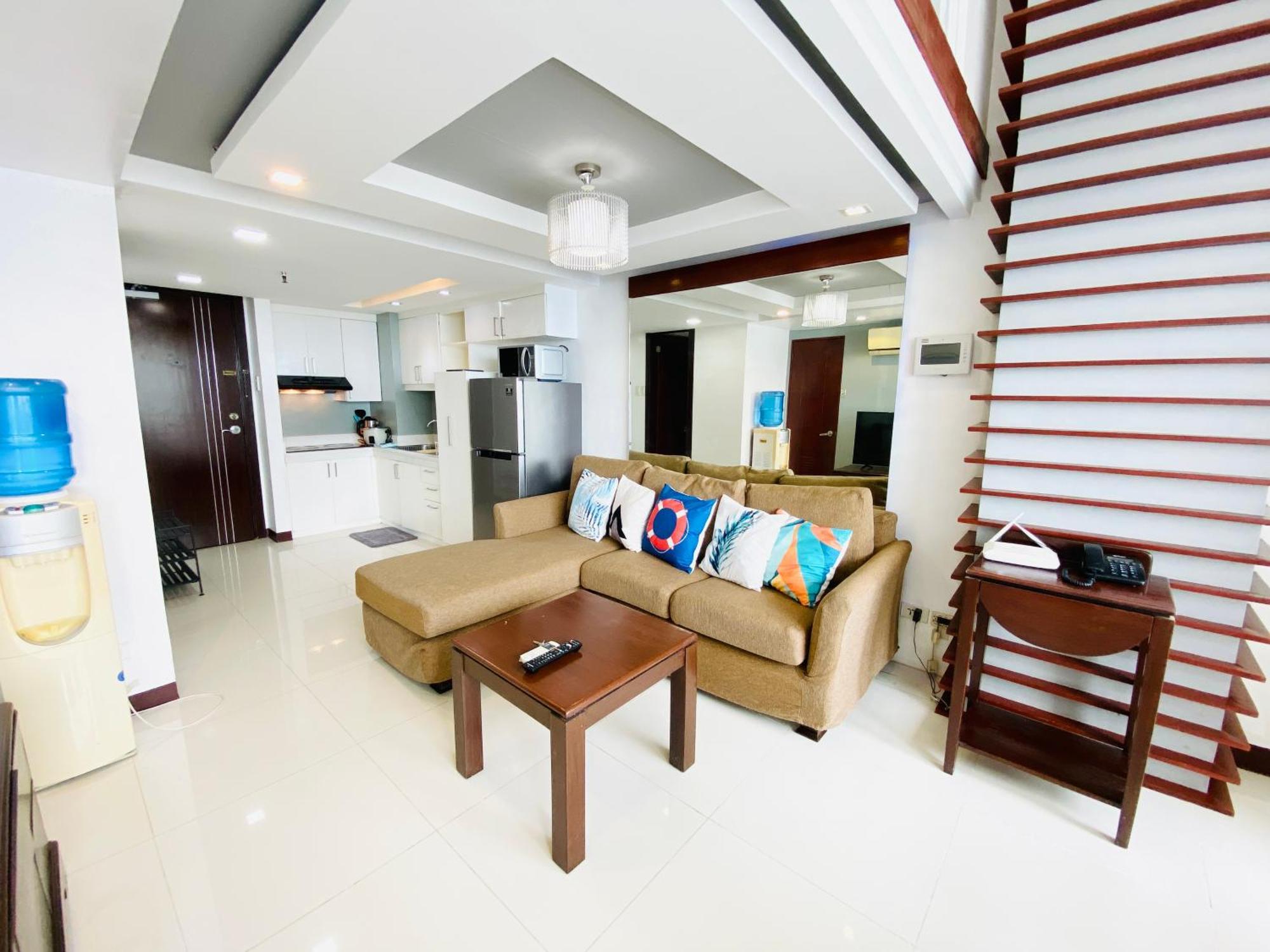 Huge Lofts By P&j Apartment