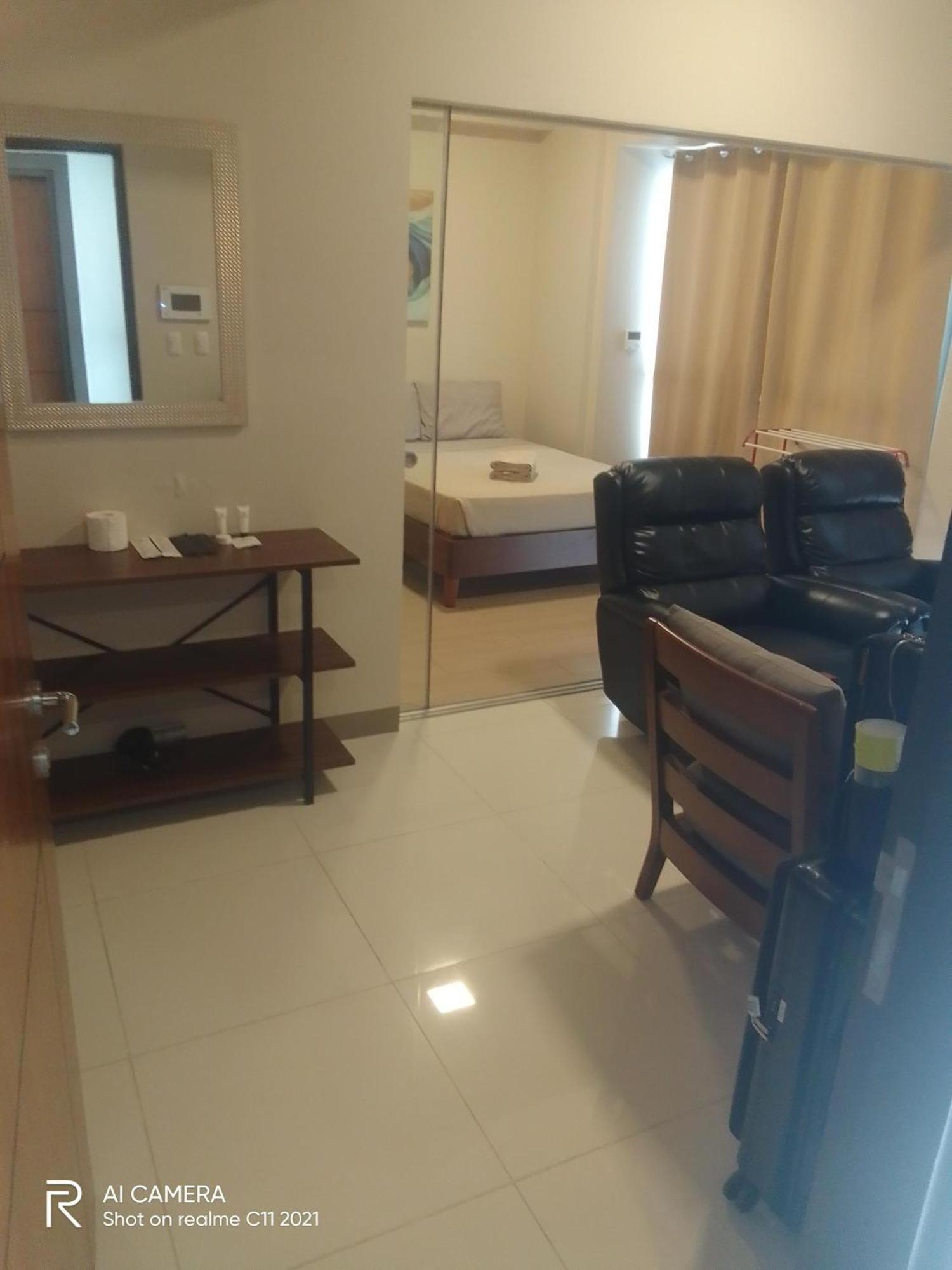 Mactan Newtown One Manchester Palace Apartamento