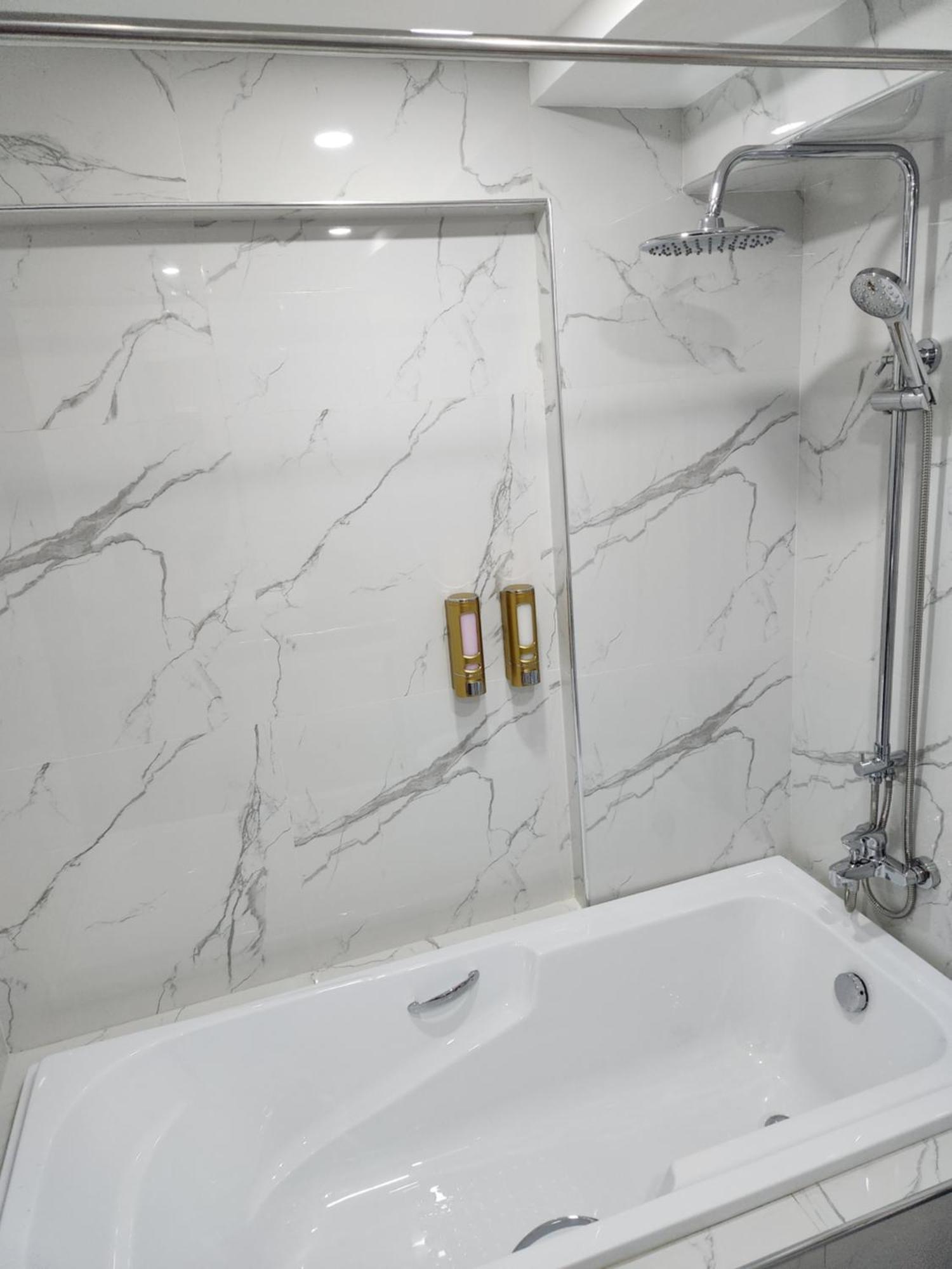 Azur B207 Near Airport, Netflix, Stylish, Cozy With Swimming Pool Lapu-Lapu City