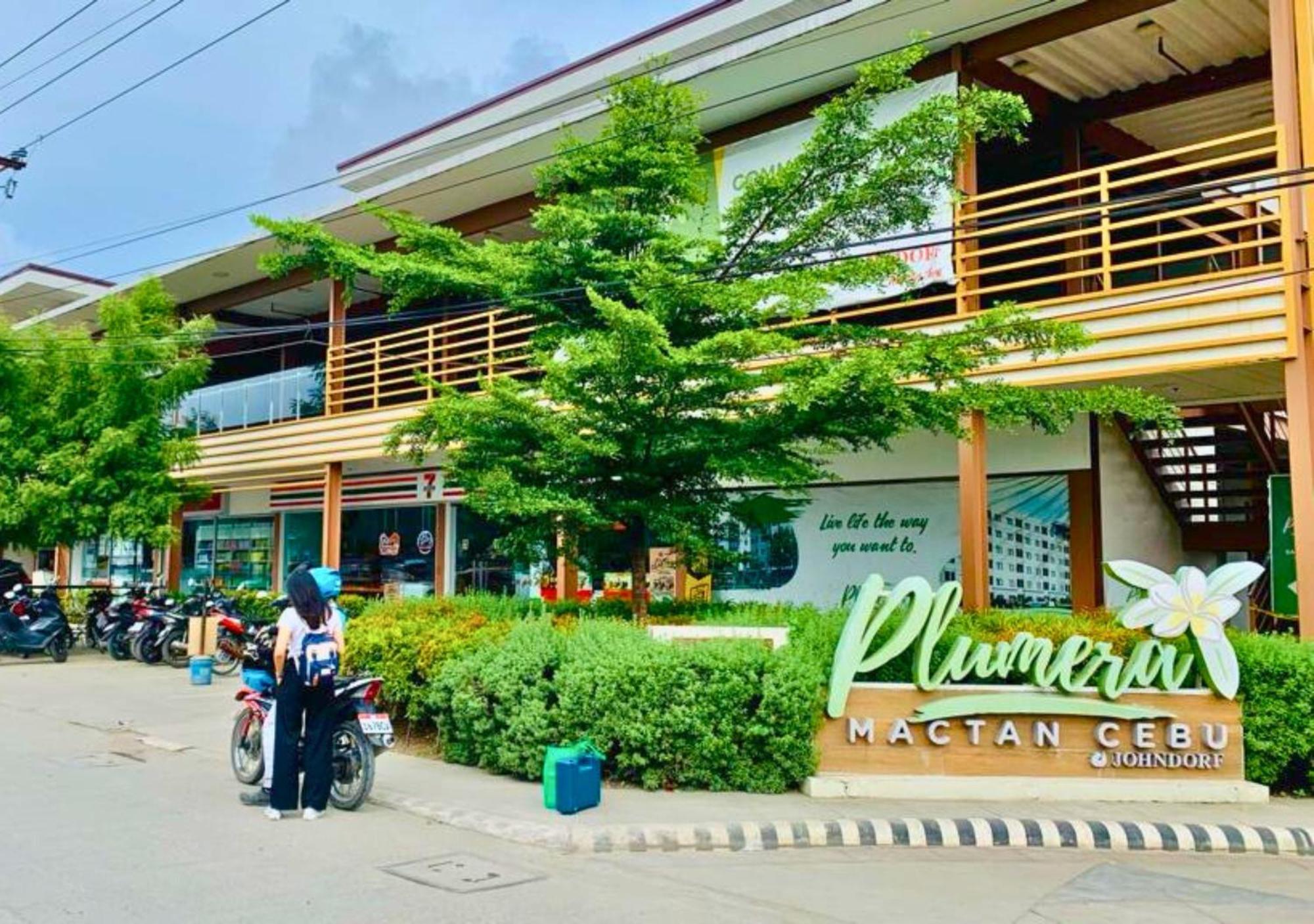 Renovated Furnished Near Airport, Malls And School