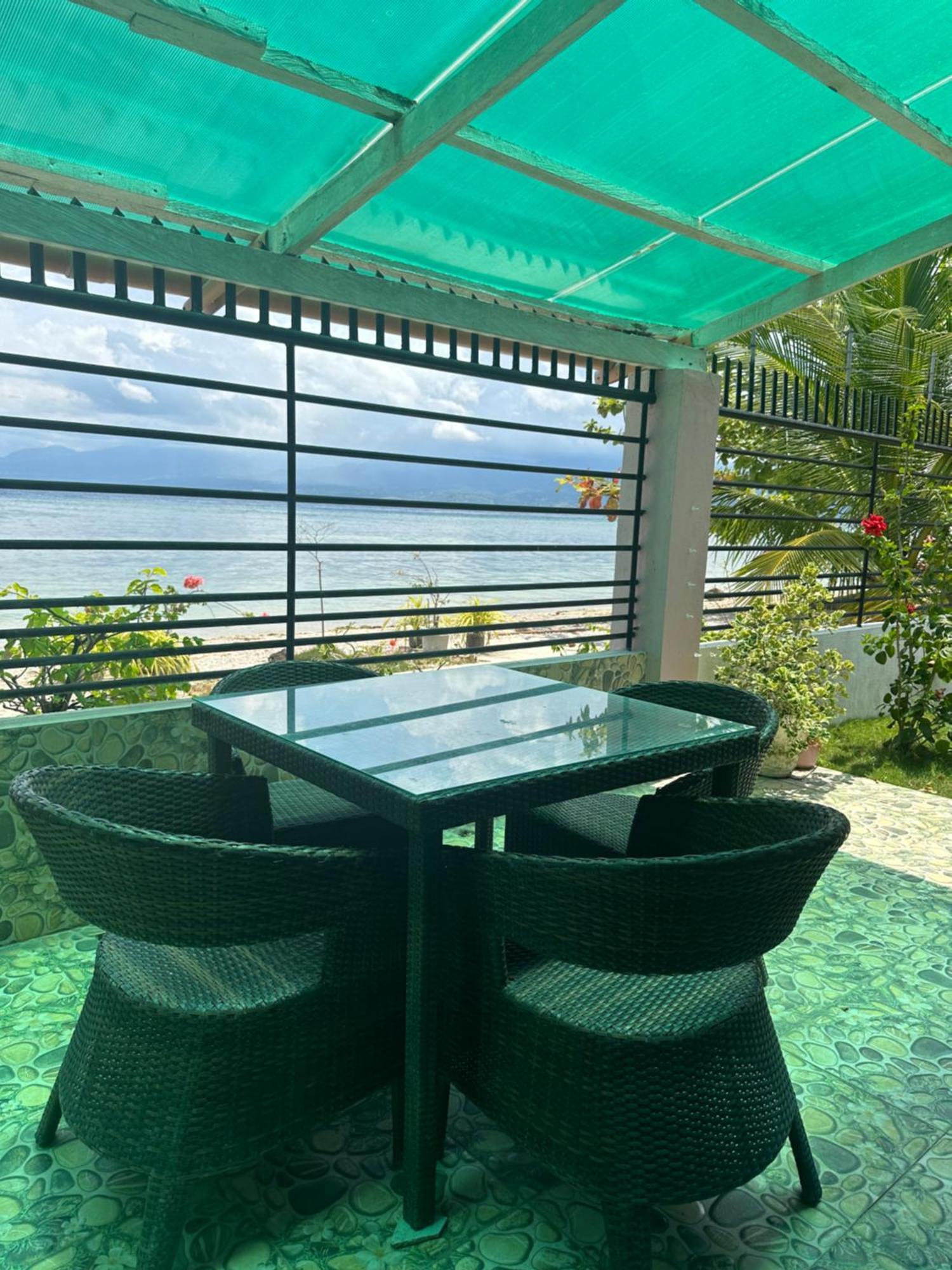 Bahay bakasyunan Joy O Hoy Beachfront House *