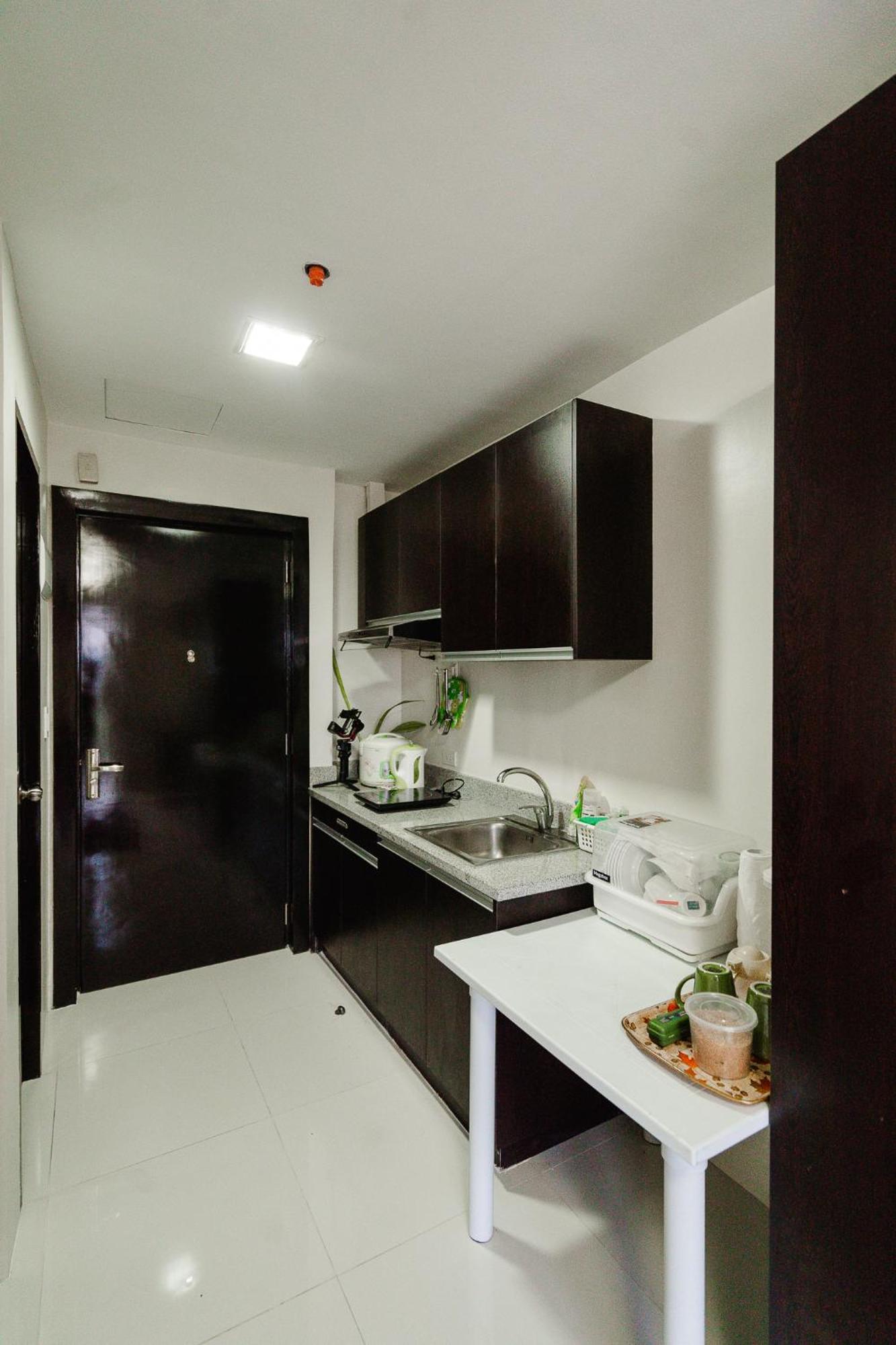 8c Unit With Free Wifi Pool And Gym Apartment *