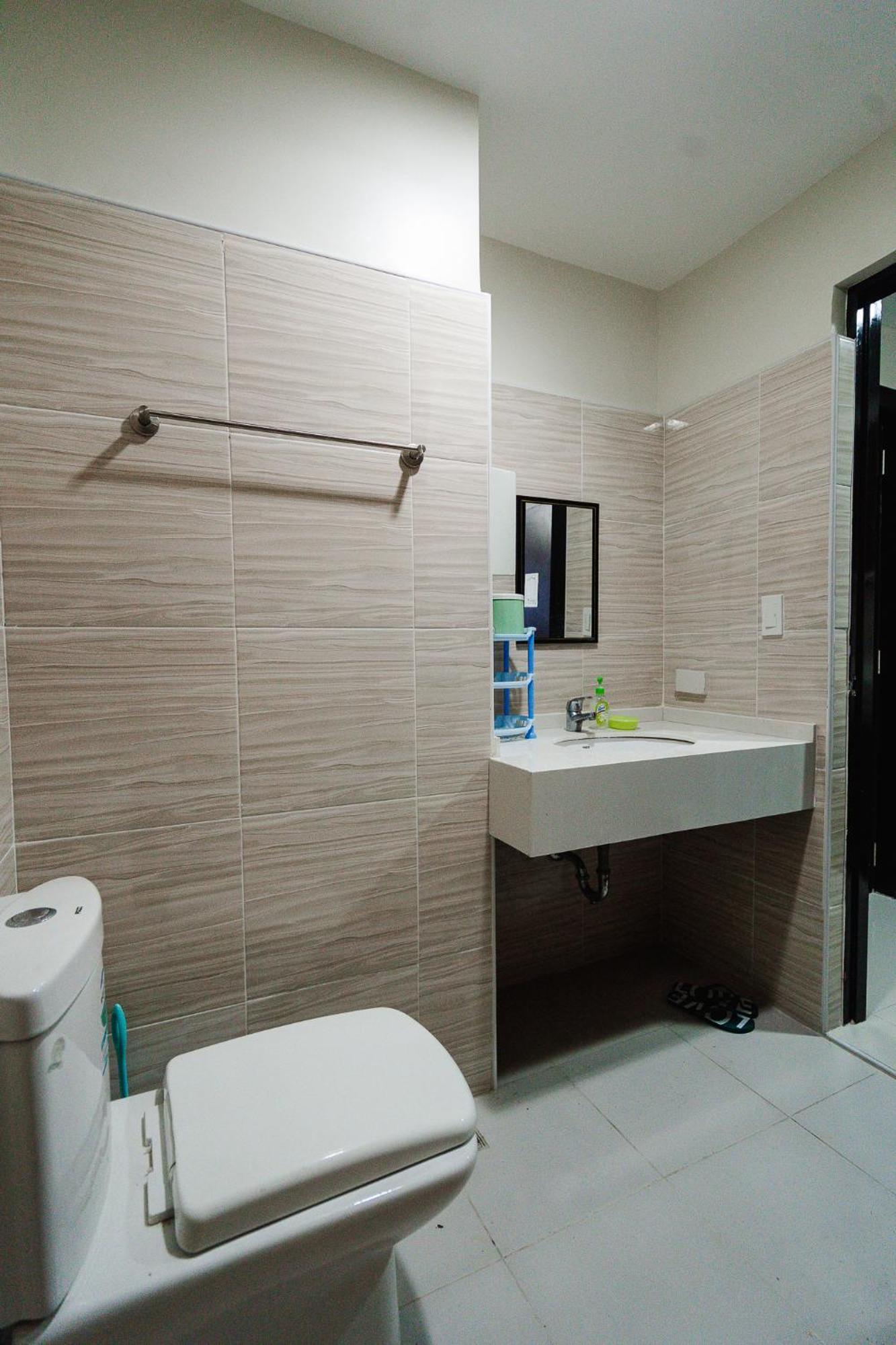 8c Unit With Free Wifi Pool And Gym