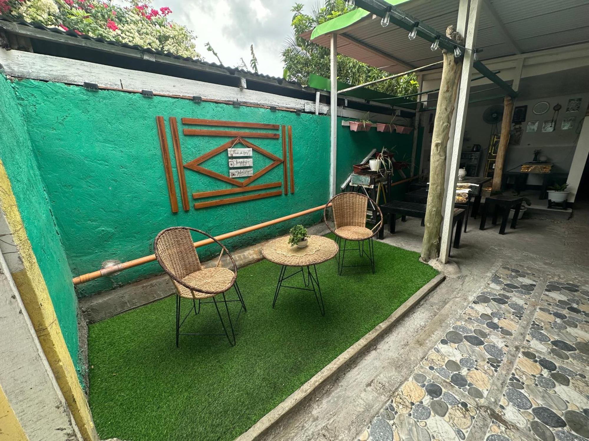 Maui's Place Hostel *
