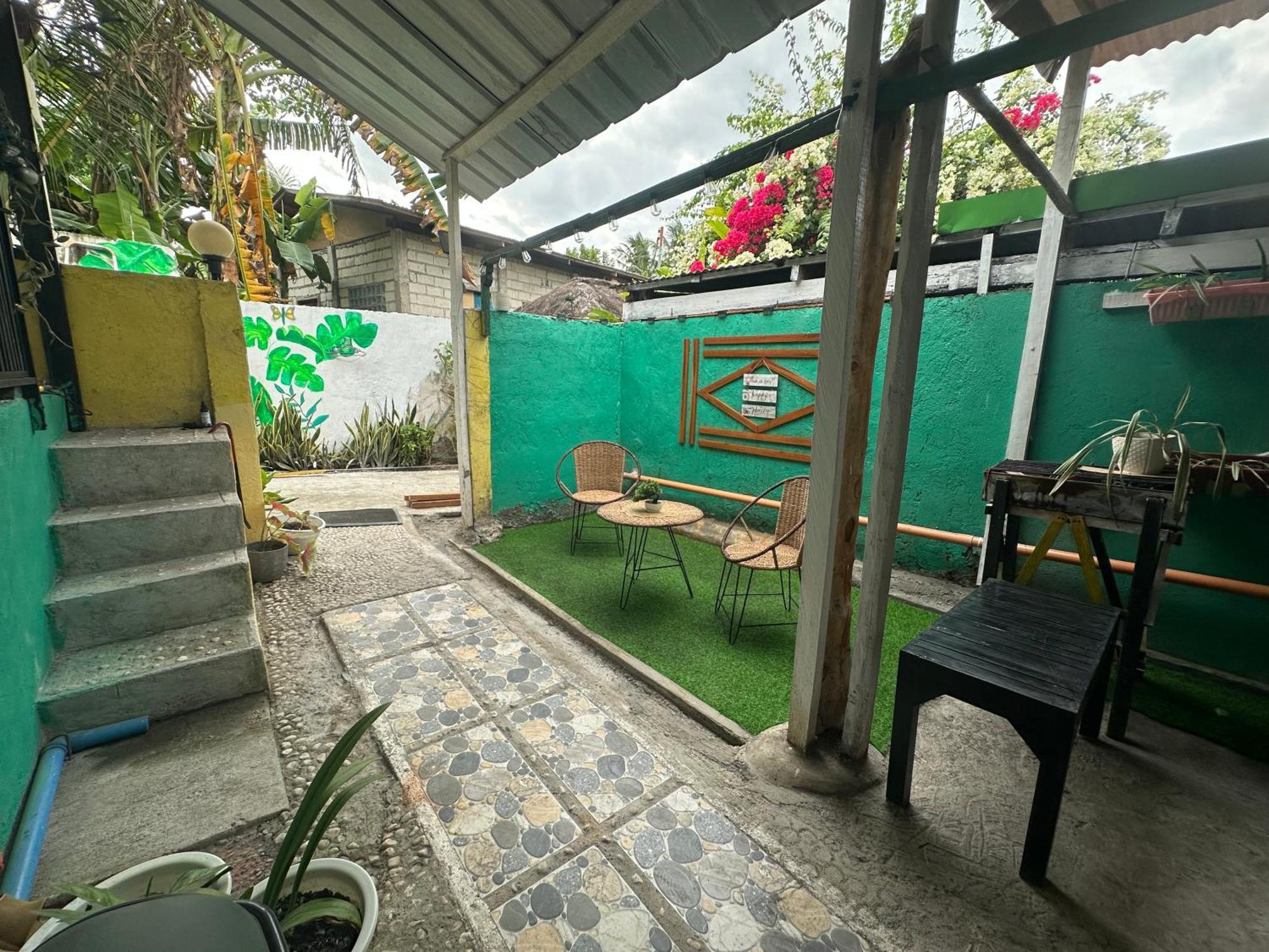 Maui's Place Hostel *