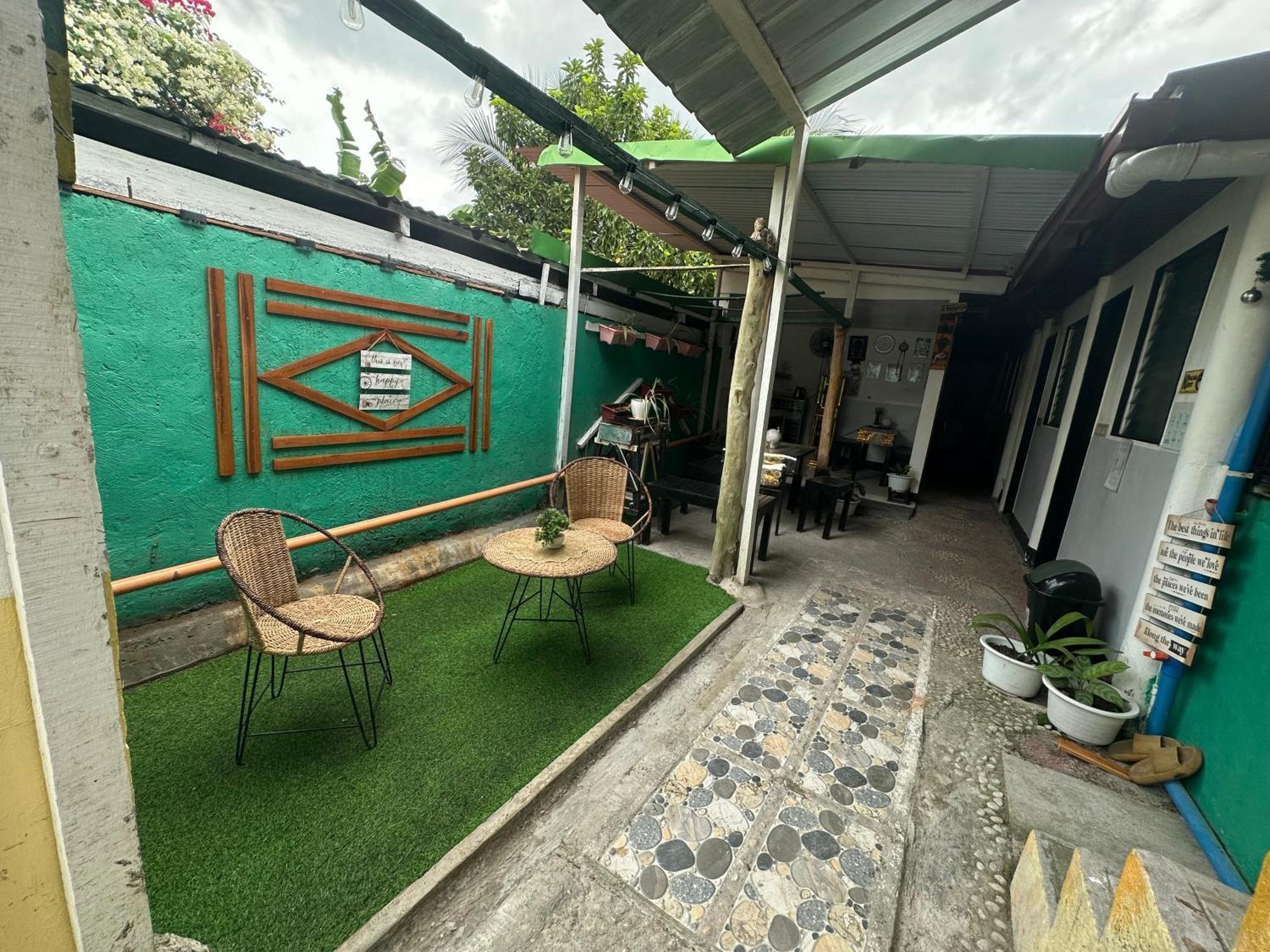 Maui's Place Badian