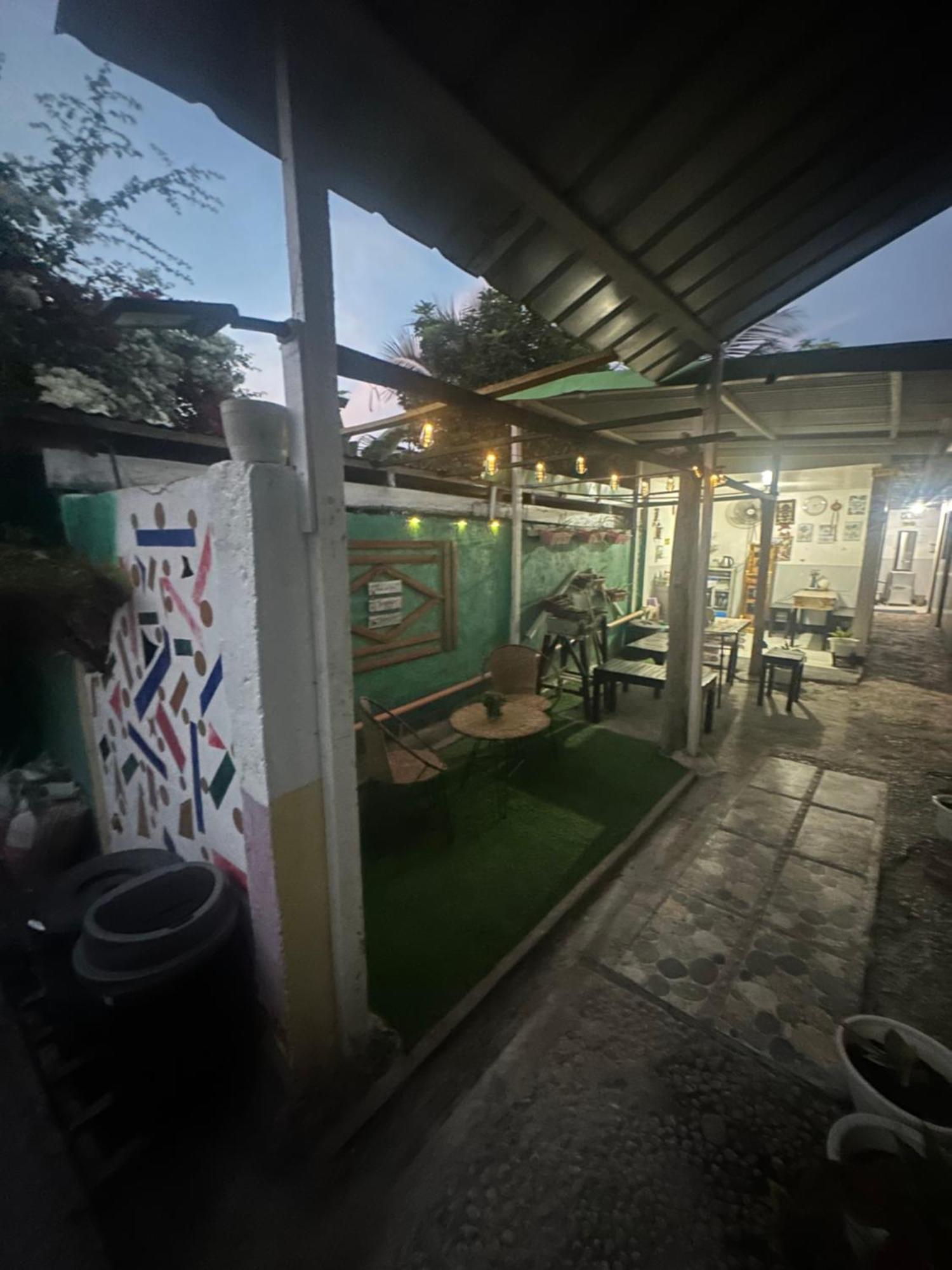 Maui's Place * Badian