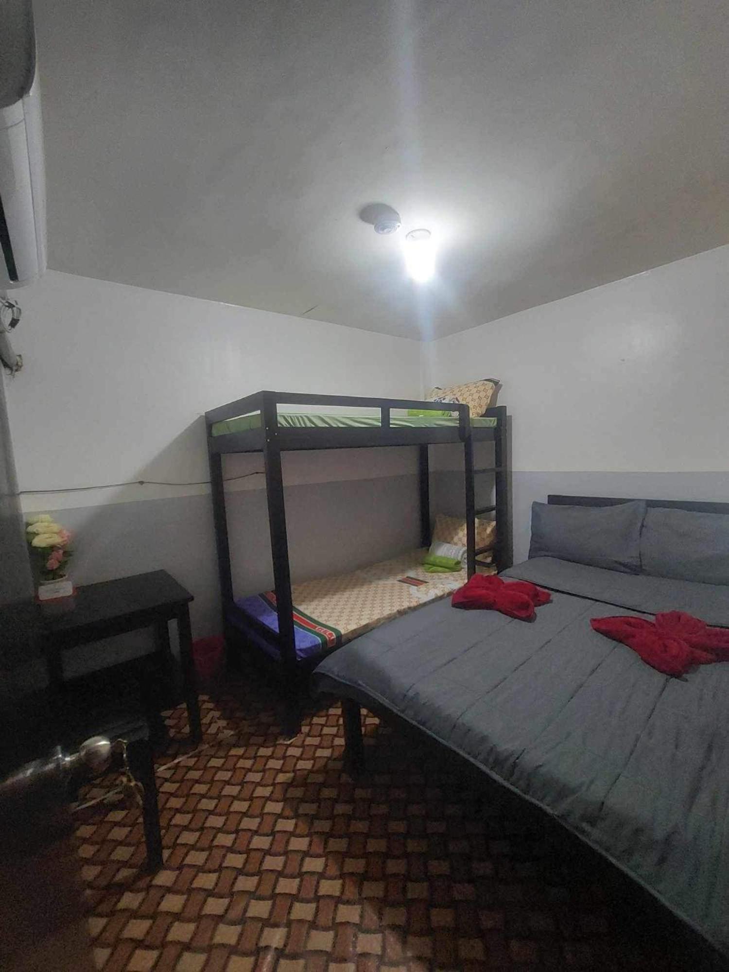 Maui's Place Hostel Badian