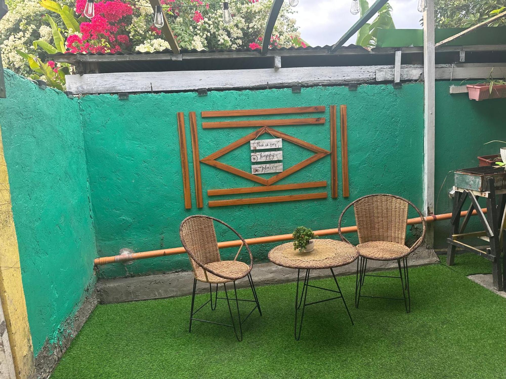 Maui's Place Hostel *