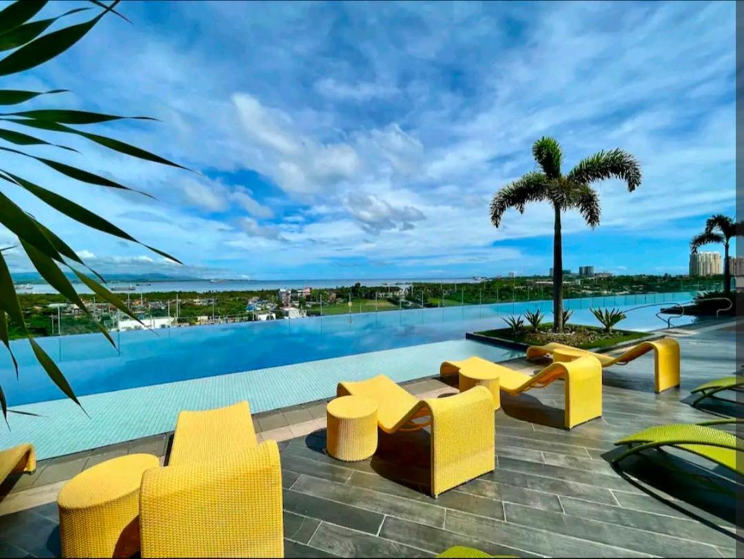 Mactan Newtown With Pool Access Apartment Lapu-Lapu City