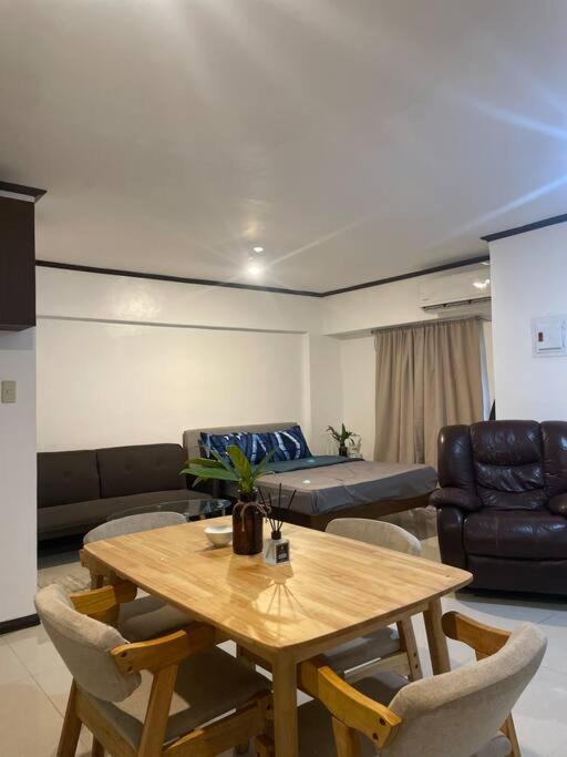 The Bachelor's At Mactan Airport Apartment Lapu-Lapu City