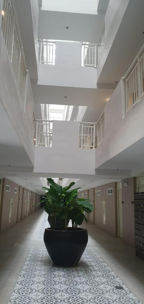 Jc Spacerentals 127b Amani Grand Residences, Balcony Pool View, Ground Floor, 5 Mins Frm Airport, Free Wifi, Netflix