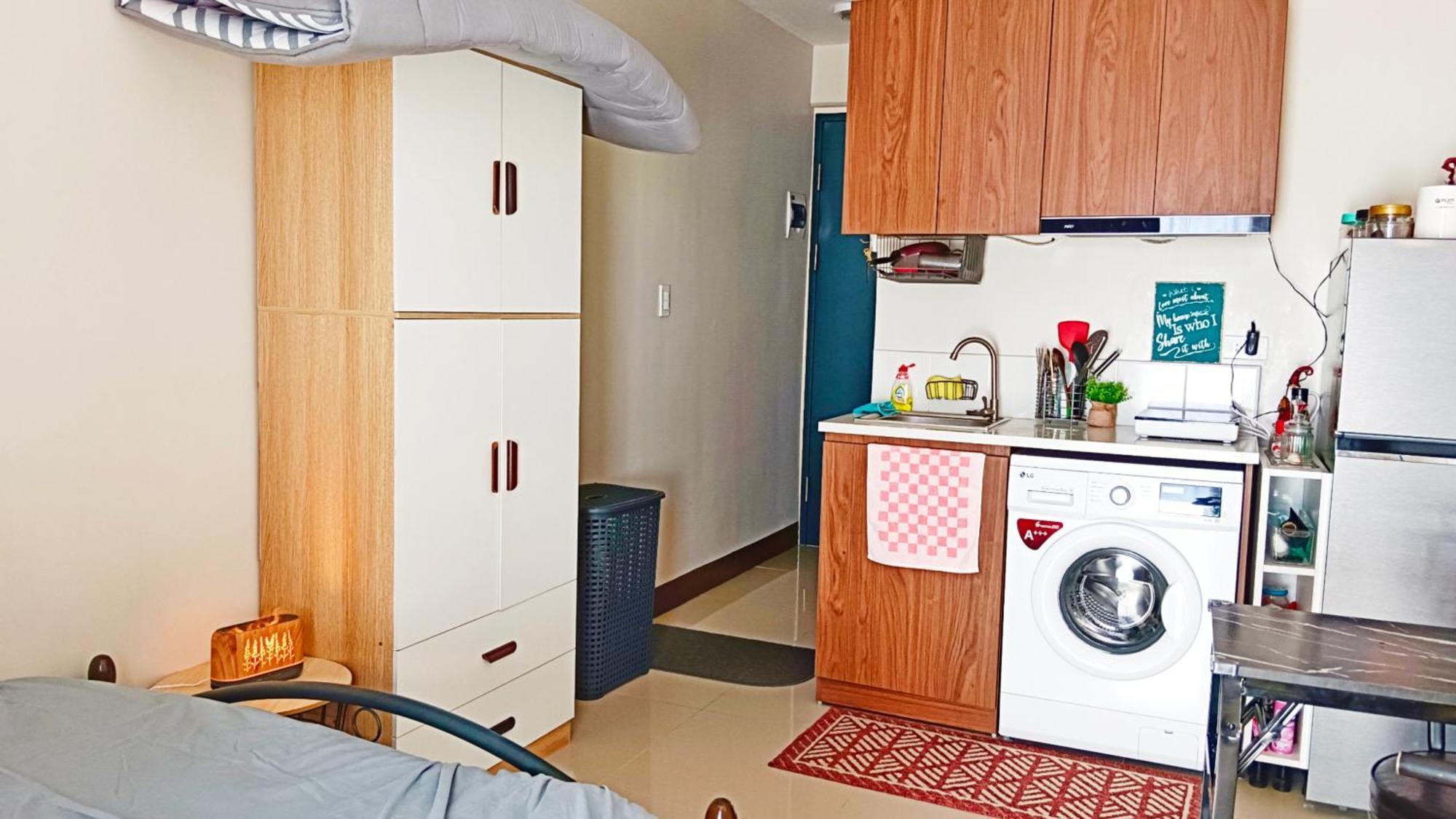 Private Unit With Balcony Near The Beaches Apartment