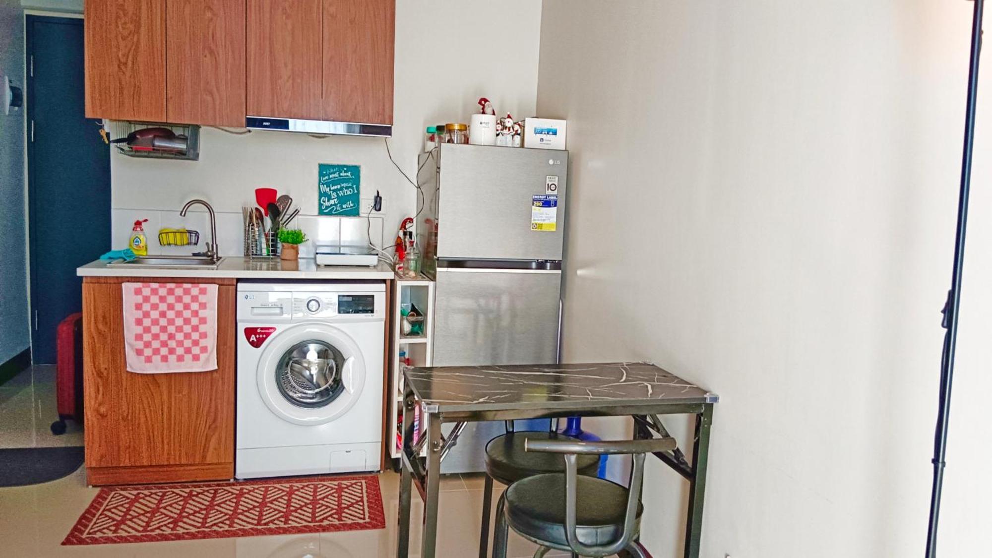 Private Unit With Balcony Near The Beaches Apartment