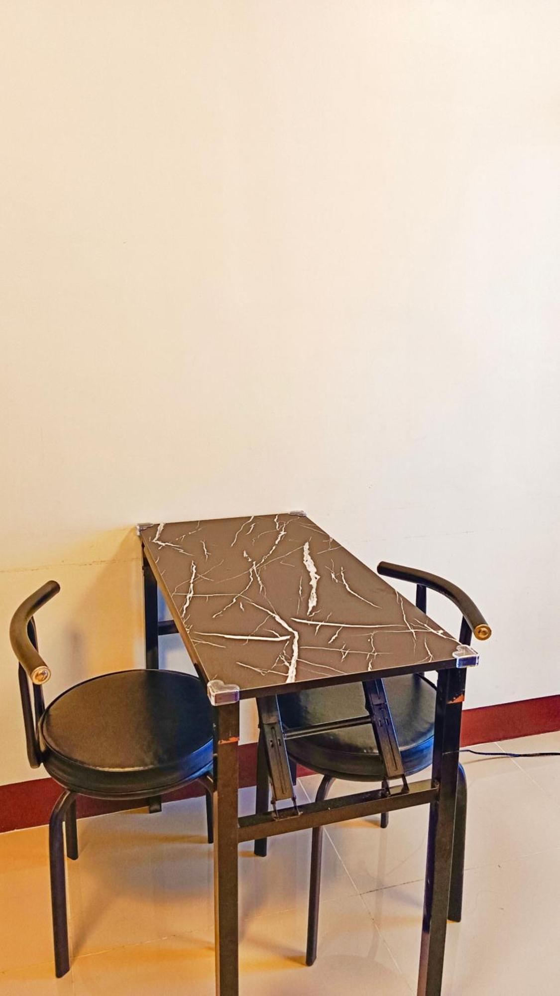 Private Unit With Balcony Near The Beaches * Lapu-Lapu City