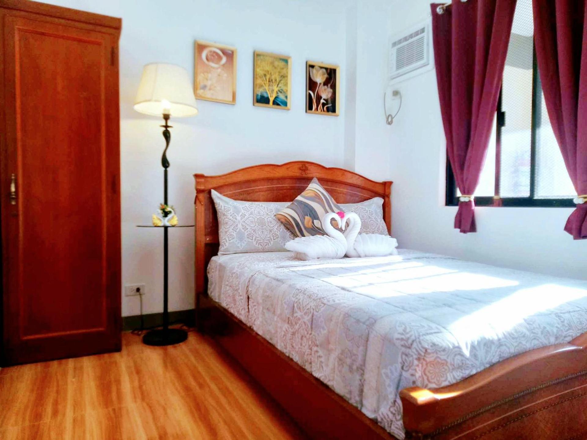 Retreat To A Stylish Flat W/ Balcony + Garden View Liloan
