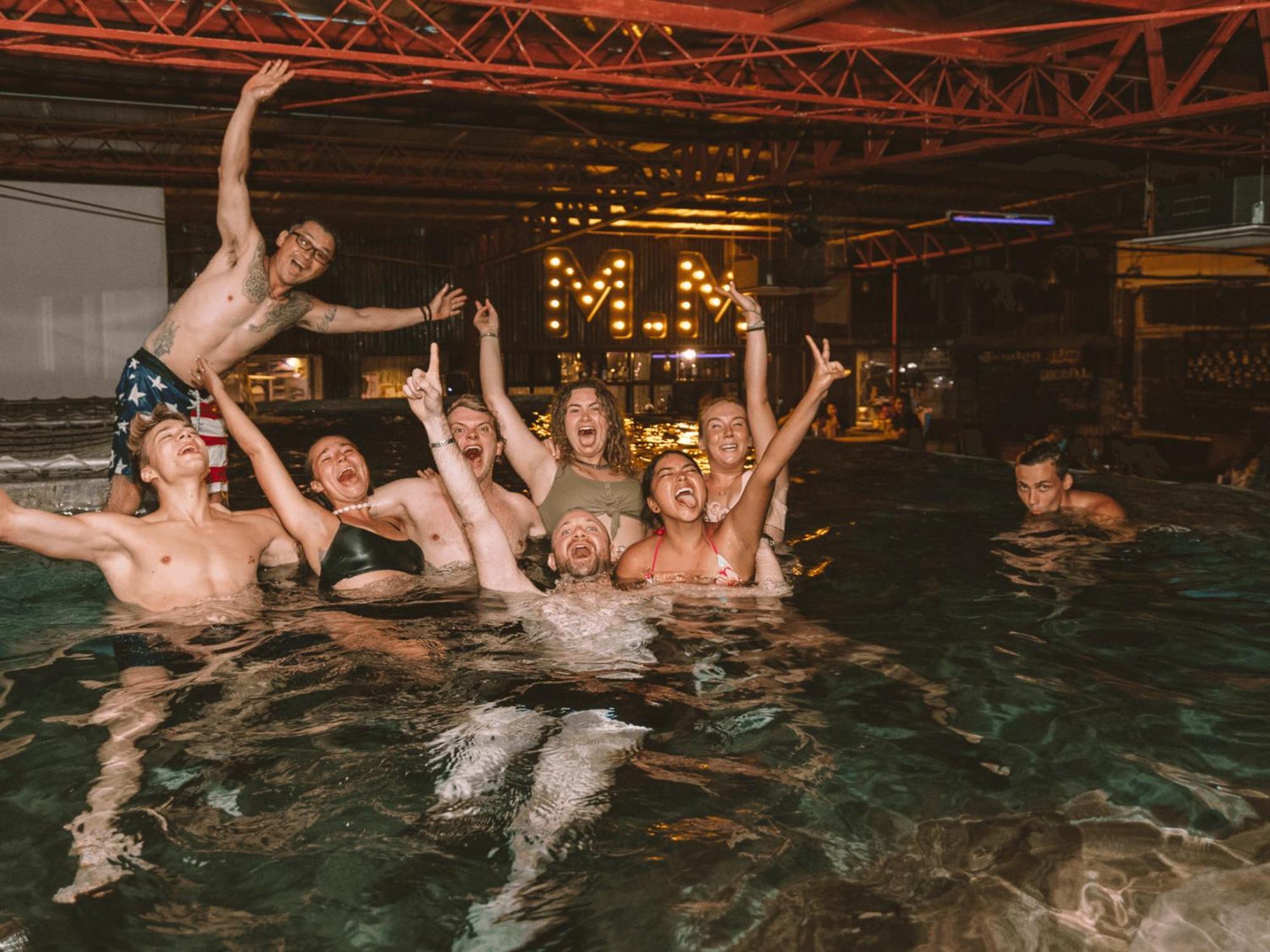 Mad Monkey (adults Only) * Cebu