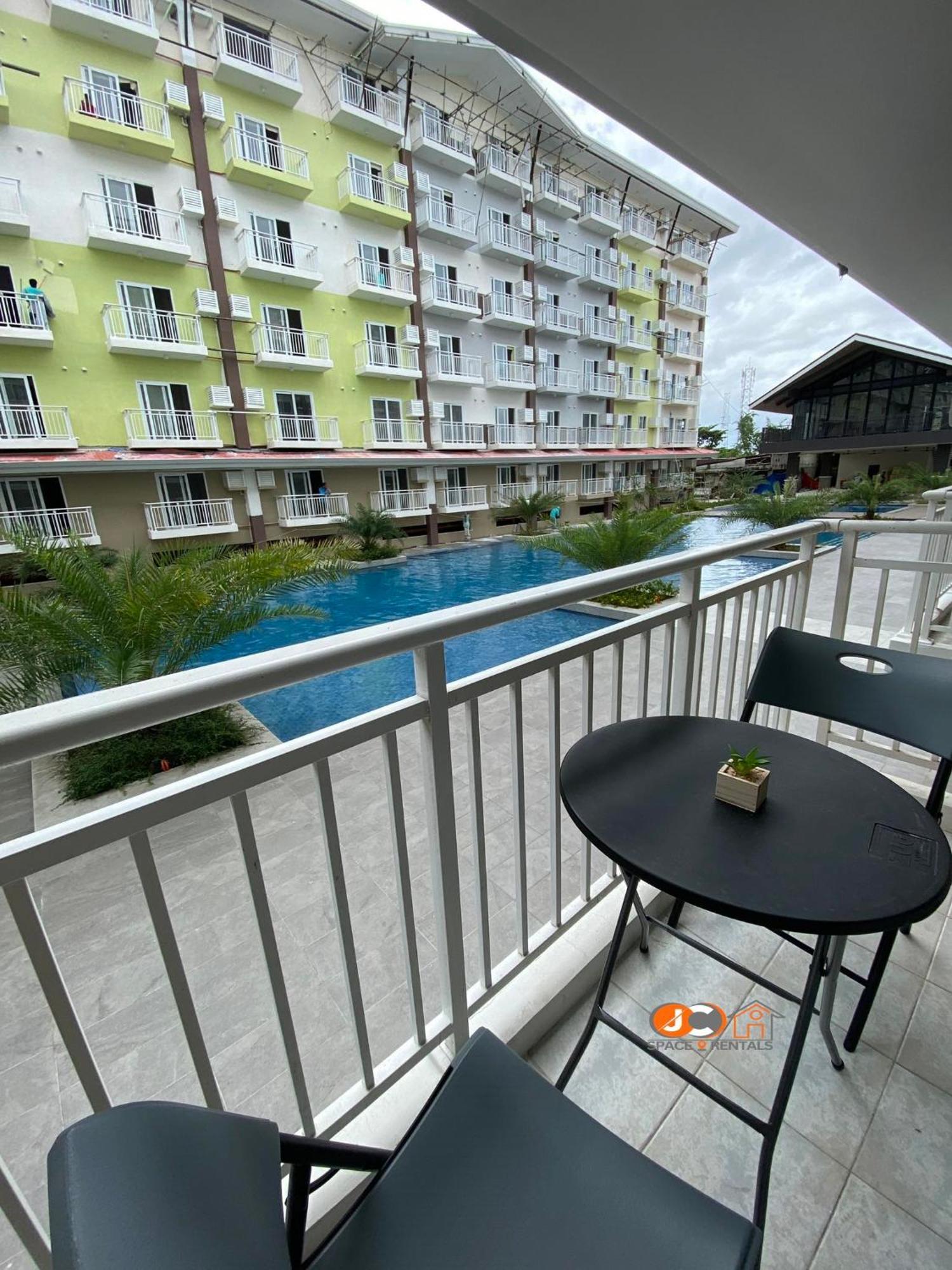 Jc Spacerentals 127b Amani Grand Residences, Balcony Pool View, Ground Floor, 5 Mins Frm Airport, Free Wifi, Netflix Apartamento Lapu-Lapu City
