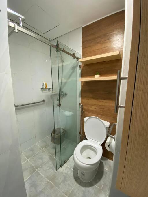 Jc Spacerentals 127b Amani Grand Residences, Balcony Pool View, Ground Floor, 5 Mins Frm Airport, Free Wifi, Netflix Lapu-Lapu City