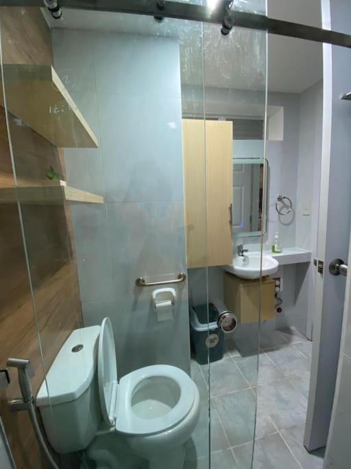 Apartamento Jc Spacerentals 127b Amani Grand Residences, Balcony Pool View, Ground Floor, 5 Mins Frm Airport, Free Wifi, Netflix