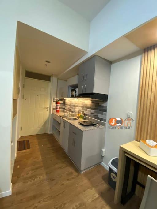 Apartamento Jc Spacerentals 127b Amani Grand Residences, Balcony Pool View, Ground Floor, 5 Mins Frm Airport, Free Wifi, Netflix *