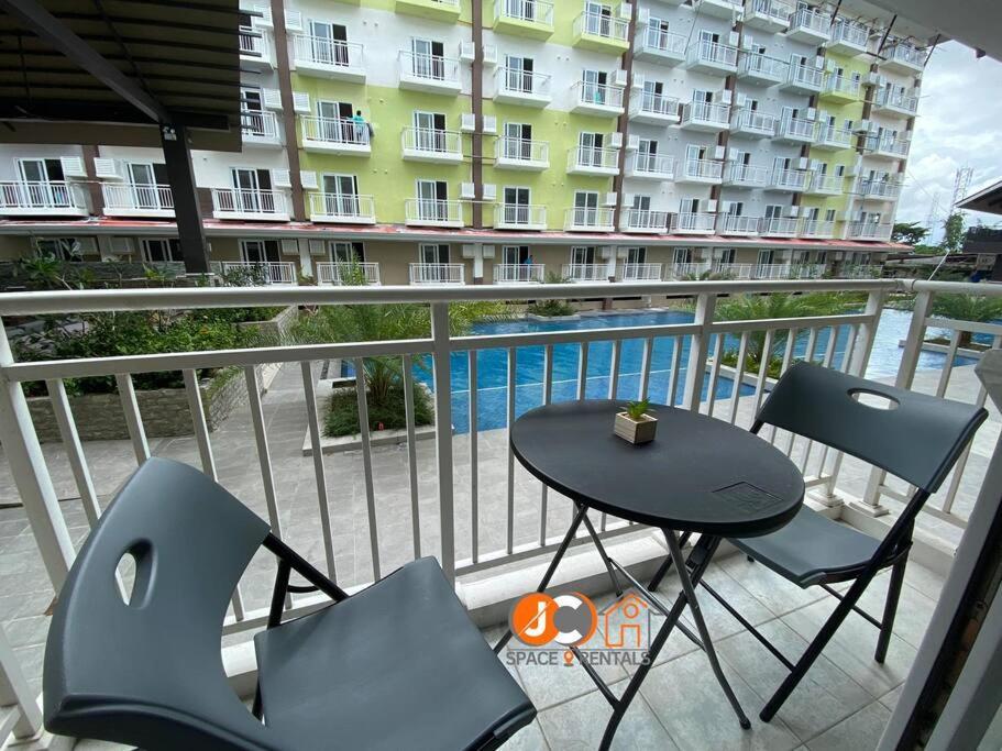 Jc Spacerentals 127b Amani Grand Residences, Balcony Pool View, Ground Floor, 5 Mins Frm Airport, Free Wifi, Netflix Apartamento
