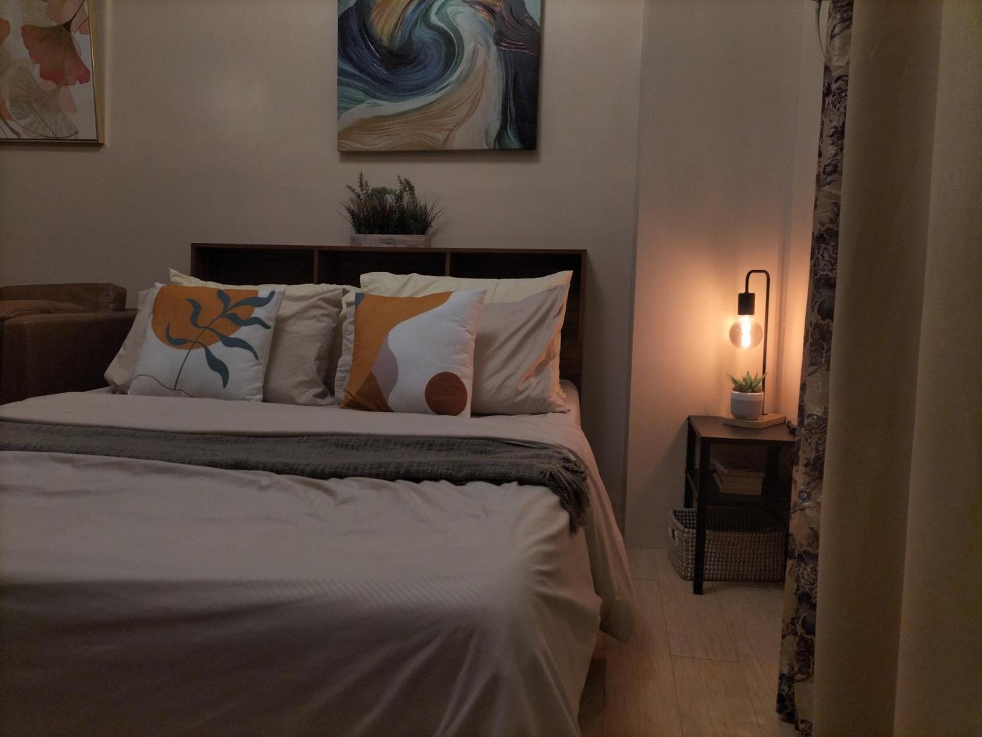 Studio-type In With Wi-fi, Netflix, Pool And Gym * Cebu