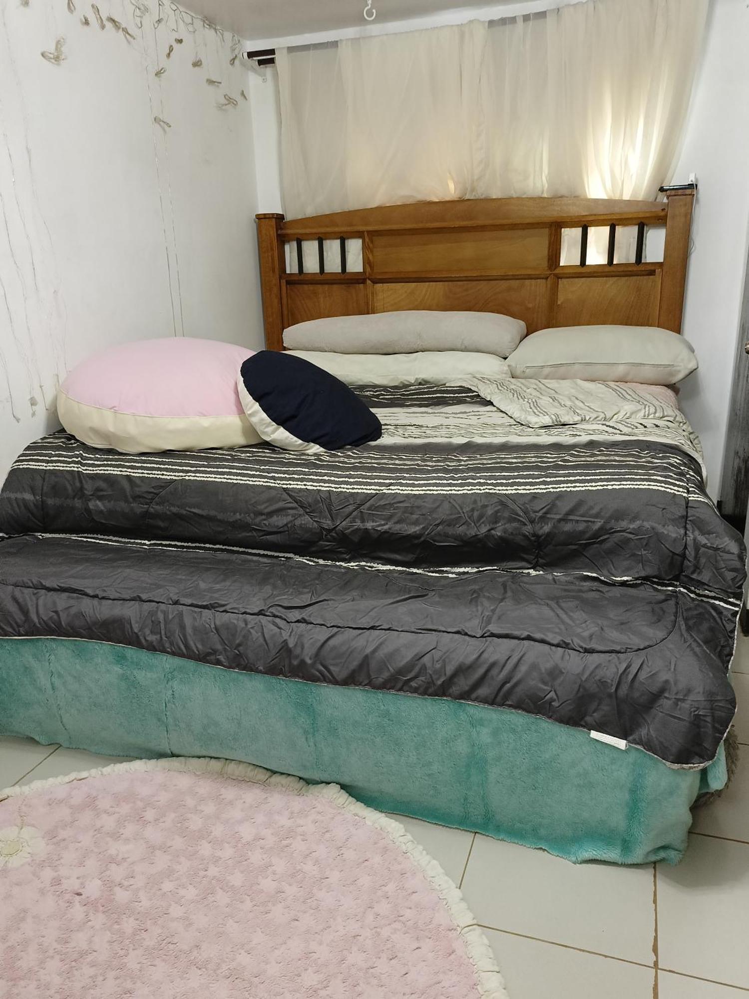Cozy With King-size Bed, 70inch Samsung Smarttv , In Calm Urban Deca Homes Tipolo Complex *