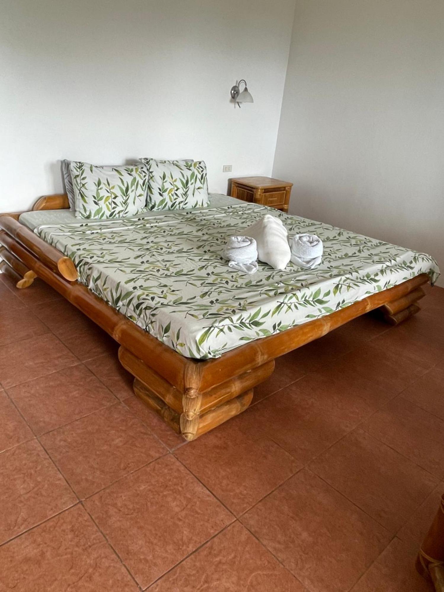 Tauig Resort 2*