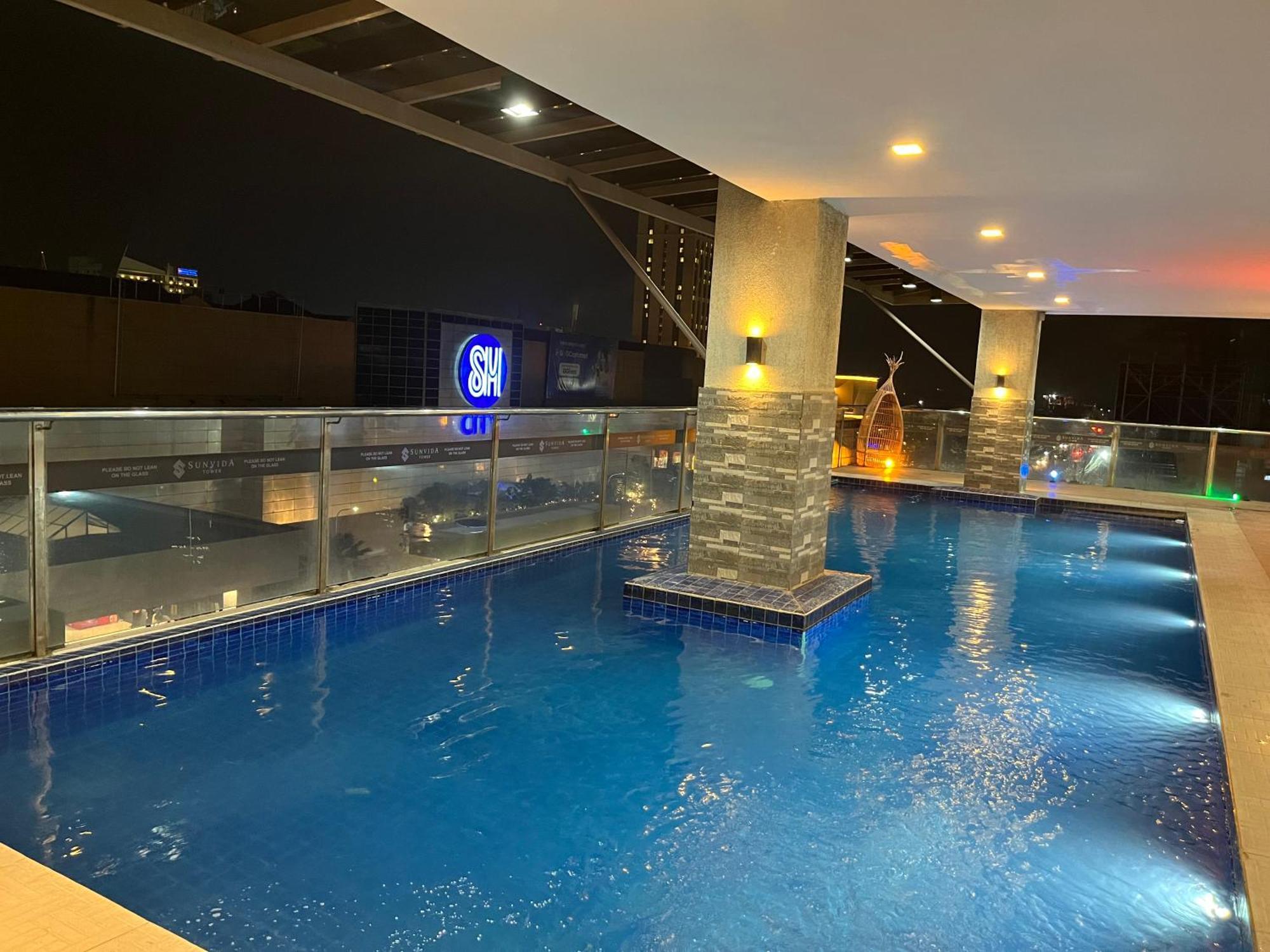 Aesthetic Functional Minimalist Space Sunvida Tower Sv1716 Aparthotel Cebu