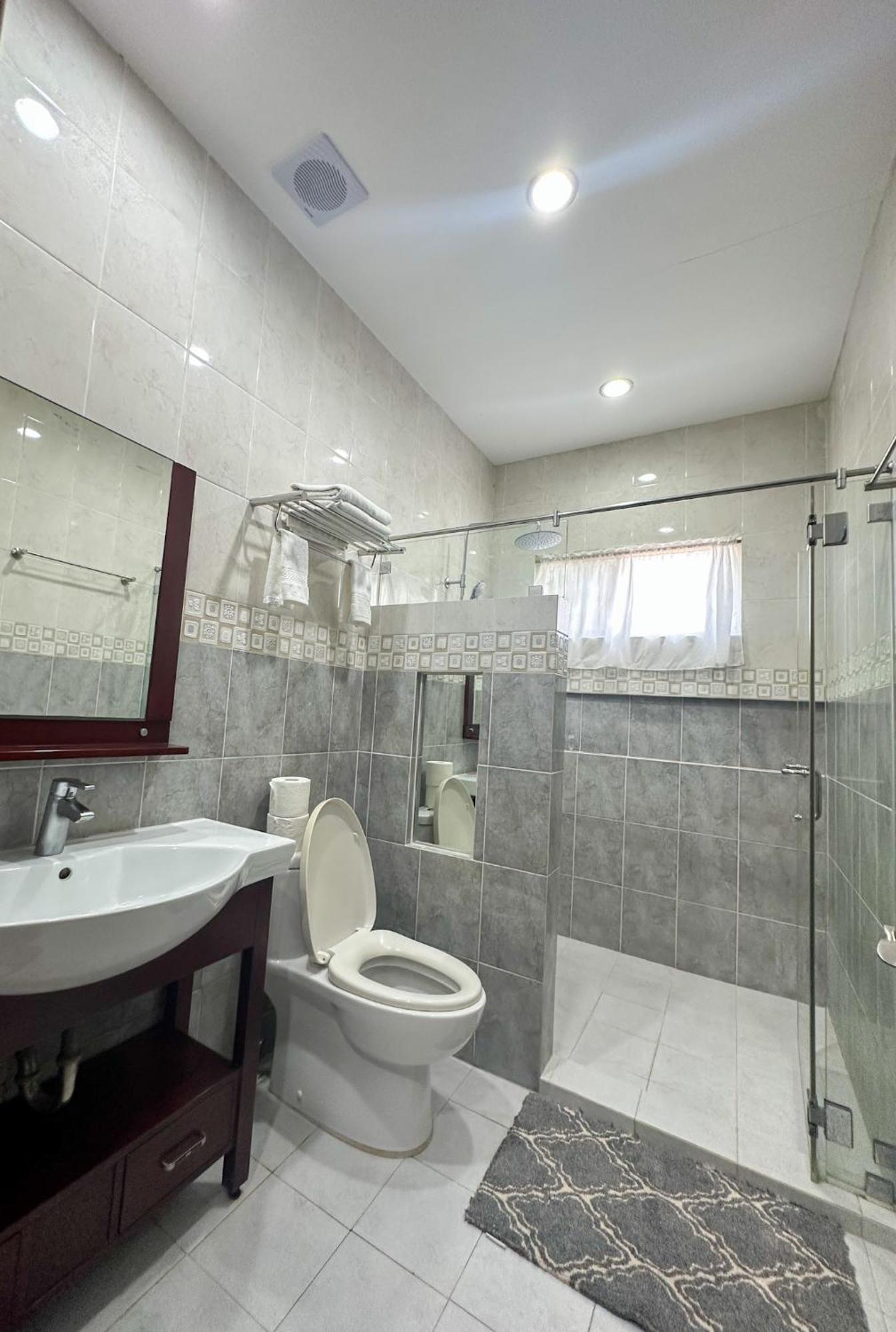 Mactan Resort By 1521 Resort 3*