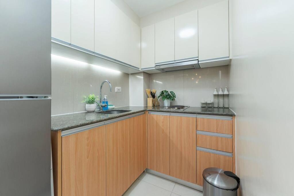 Omp 17j-t1, Seaview, Beach, Pool Access,near Airport, Fast Wi-fi, Netflix Apartment Punta Engano (Mactan)