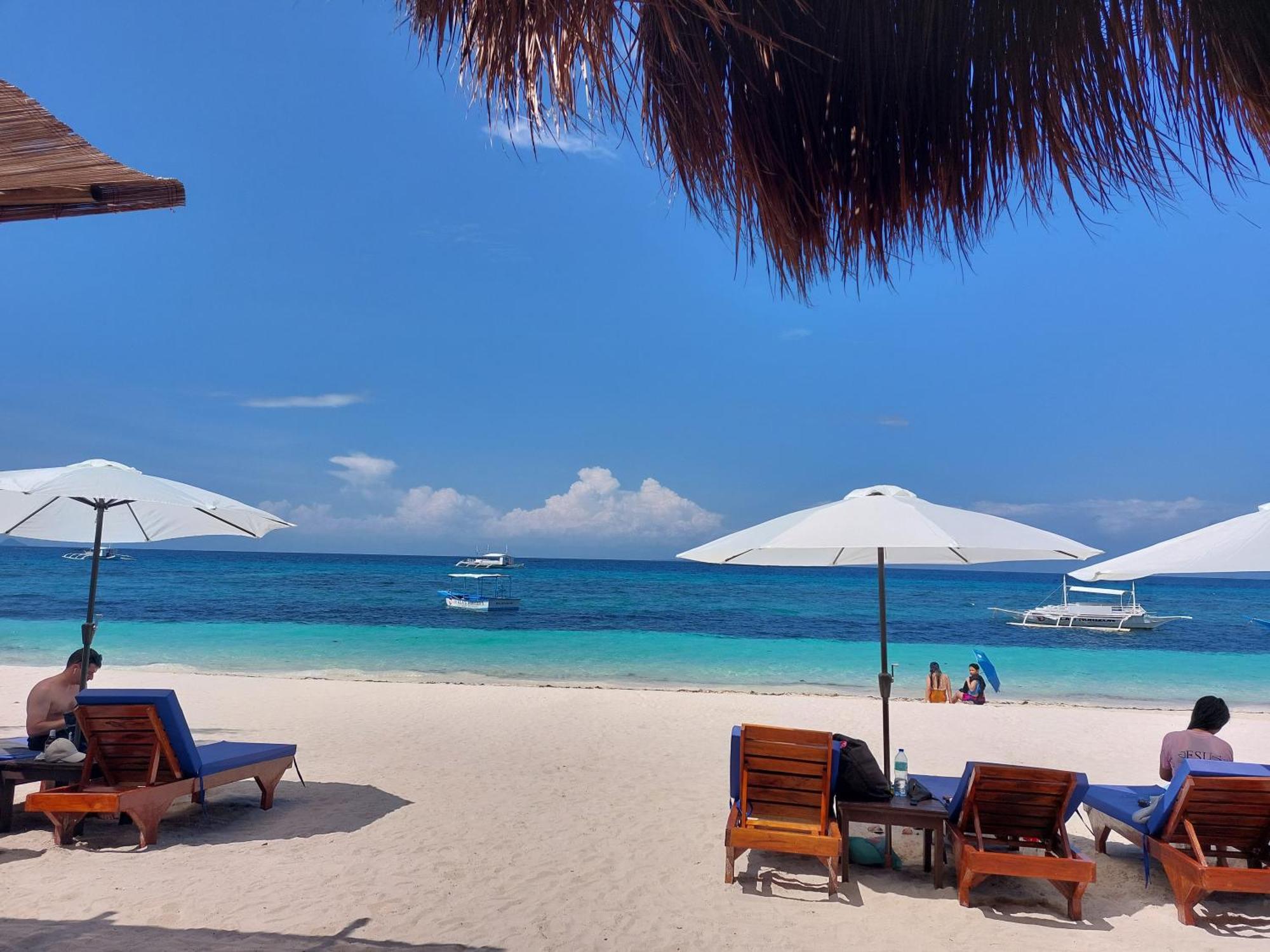 Avila's Horizon Dive Resort