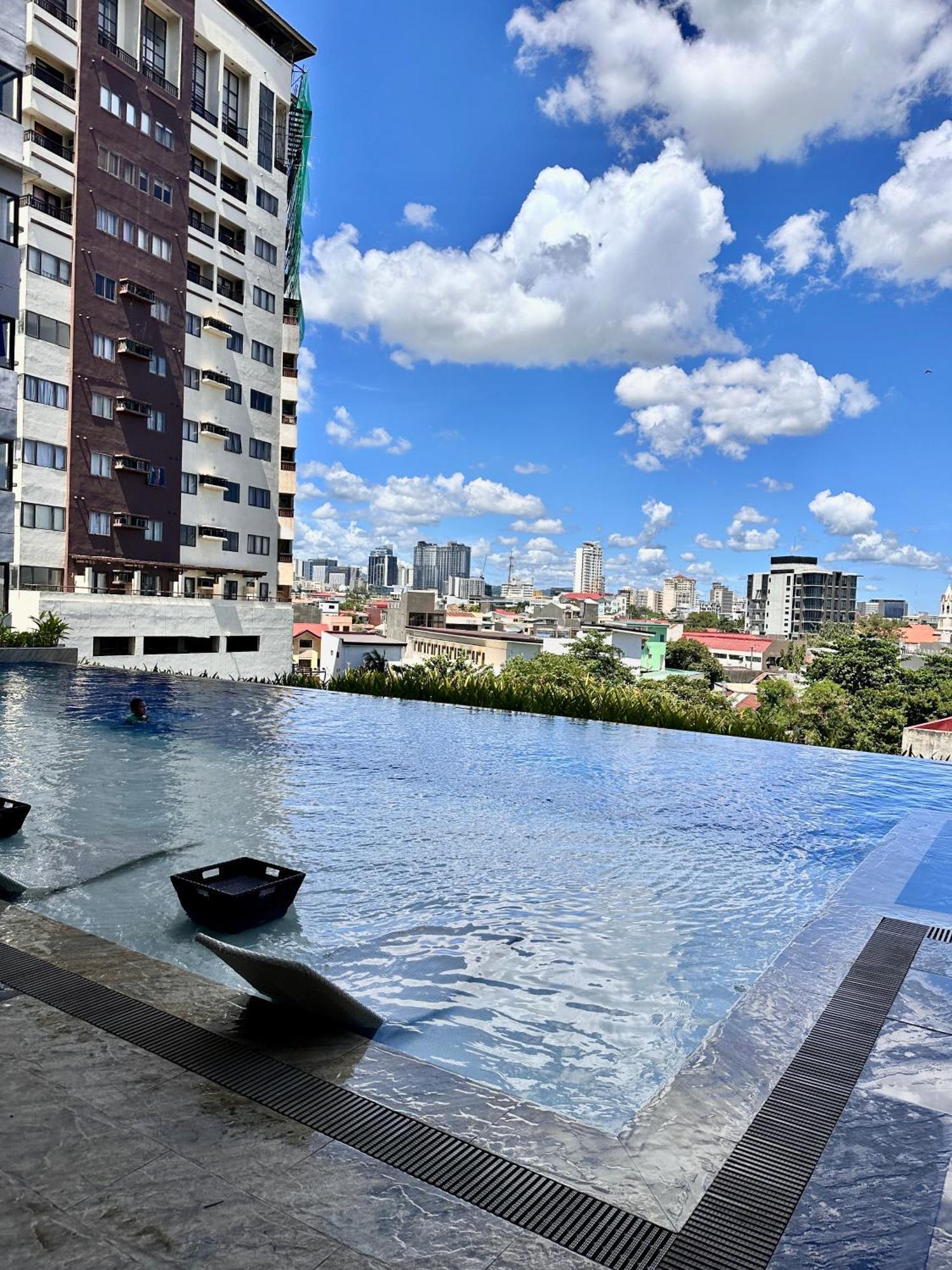 Living,the Persimmon Double Beds 4pax Apartment *