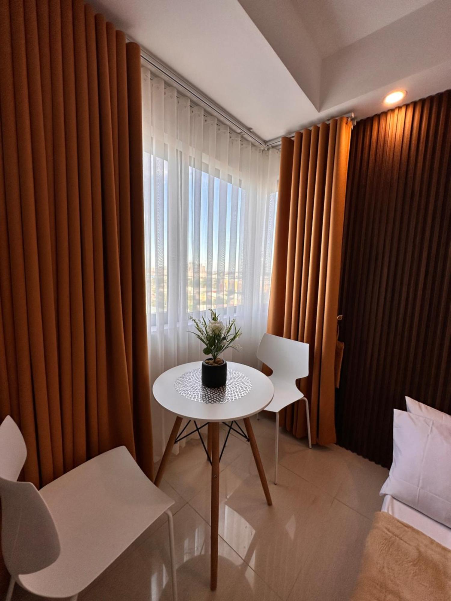 Living,the Persimmon 2-4pax Apartment Cebu