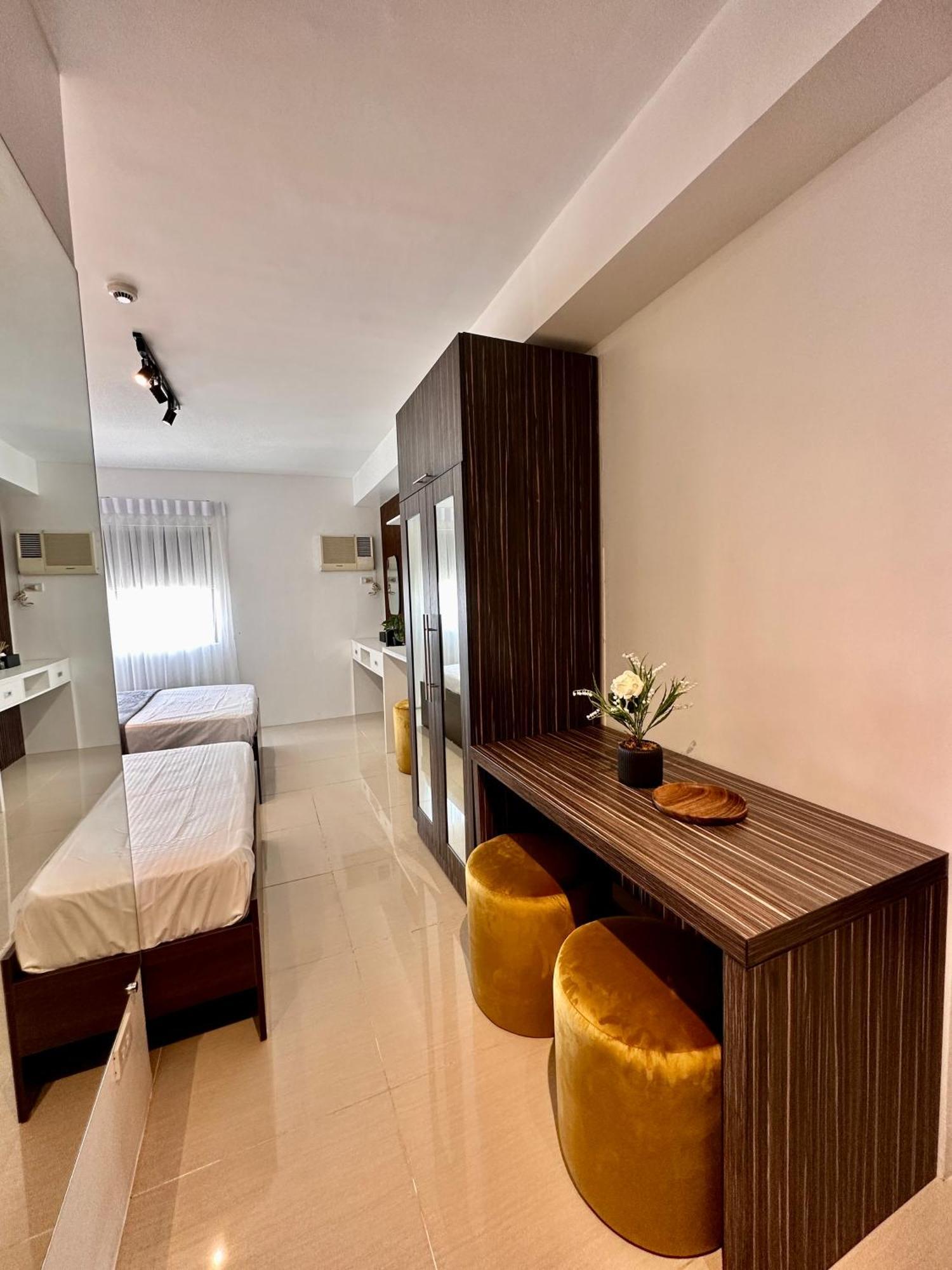 Living,the Persimmon Double Beds 4pax * Cebu