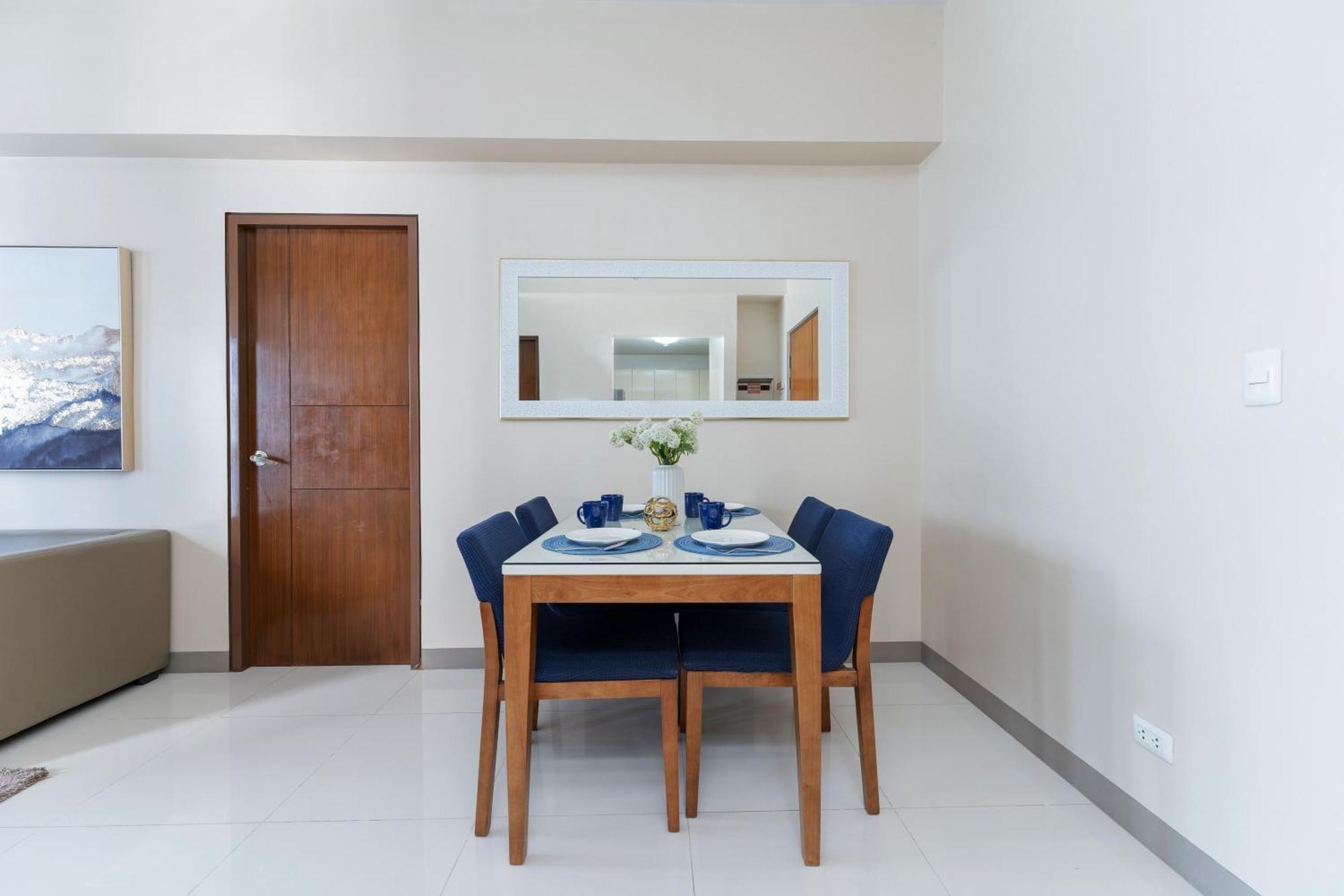 Omp T1-6h, & Pool Access, Near Airport, Fast Wifi, Netflix *