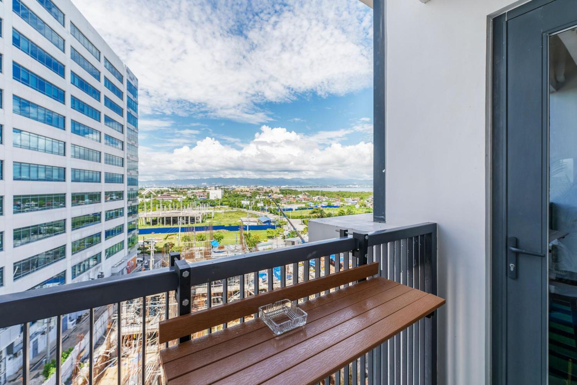 Aparthotel Omp T1-6h, & Pool Access, Near Airport, Fast Wifi, Netflix *
