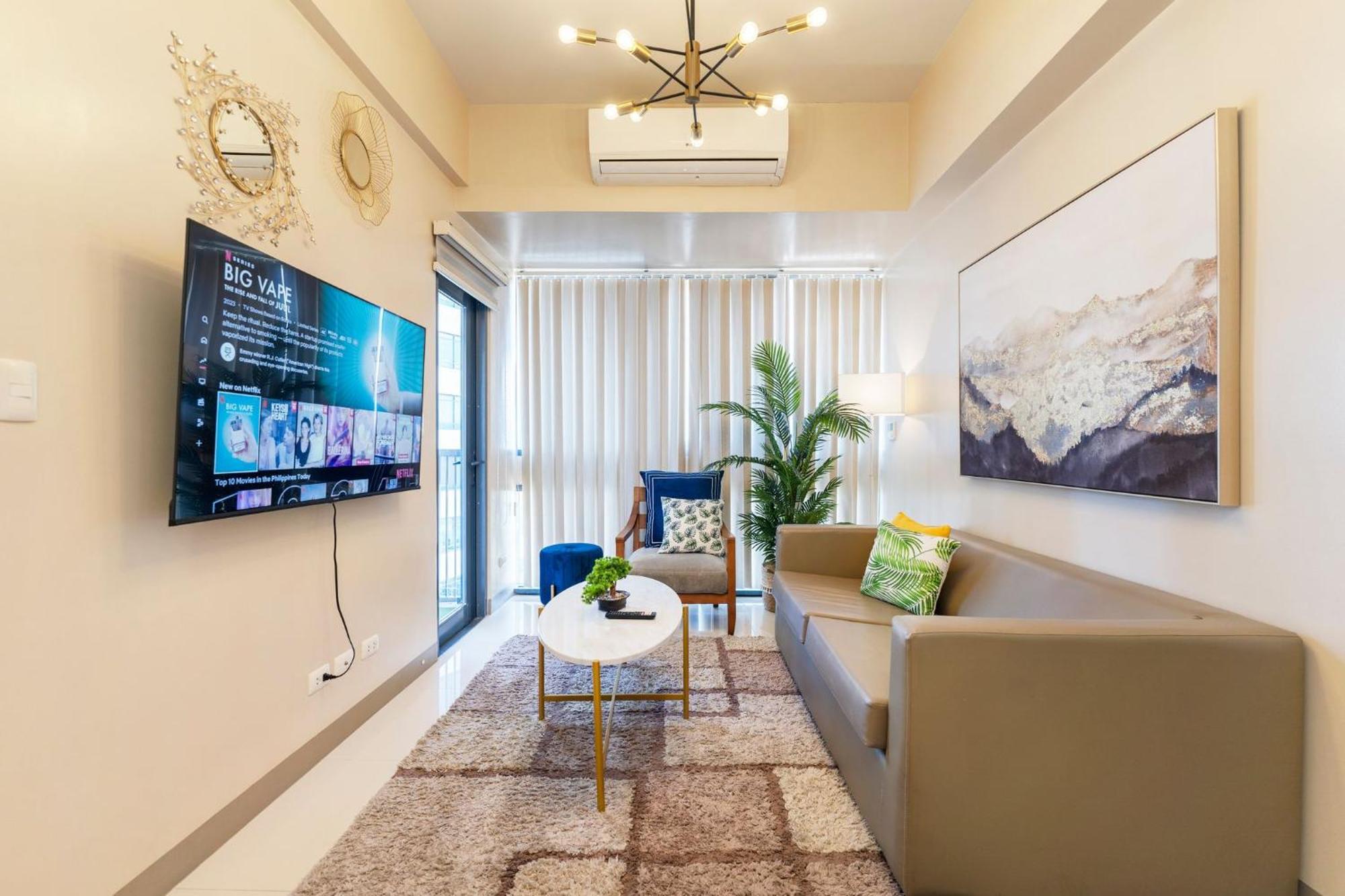 Omp T1-6h, & Pool Access, Near Airport, Fast Wifi, Netflix *