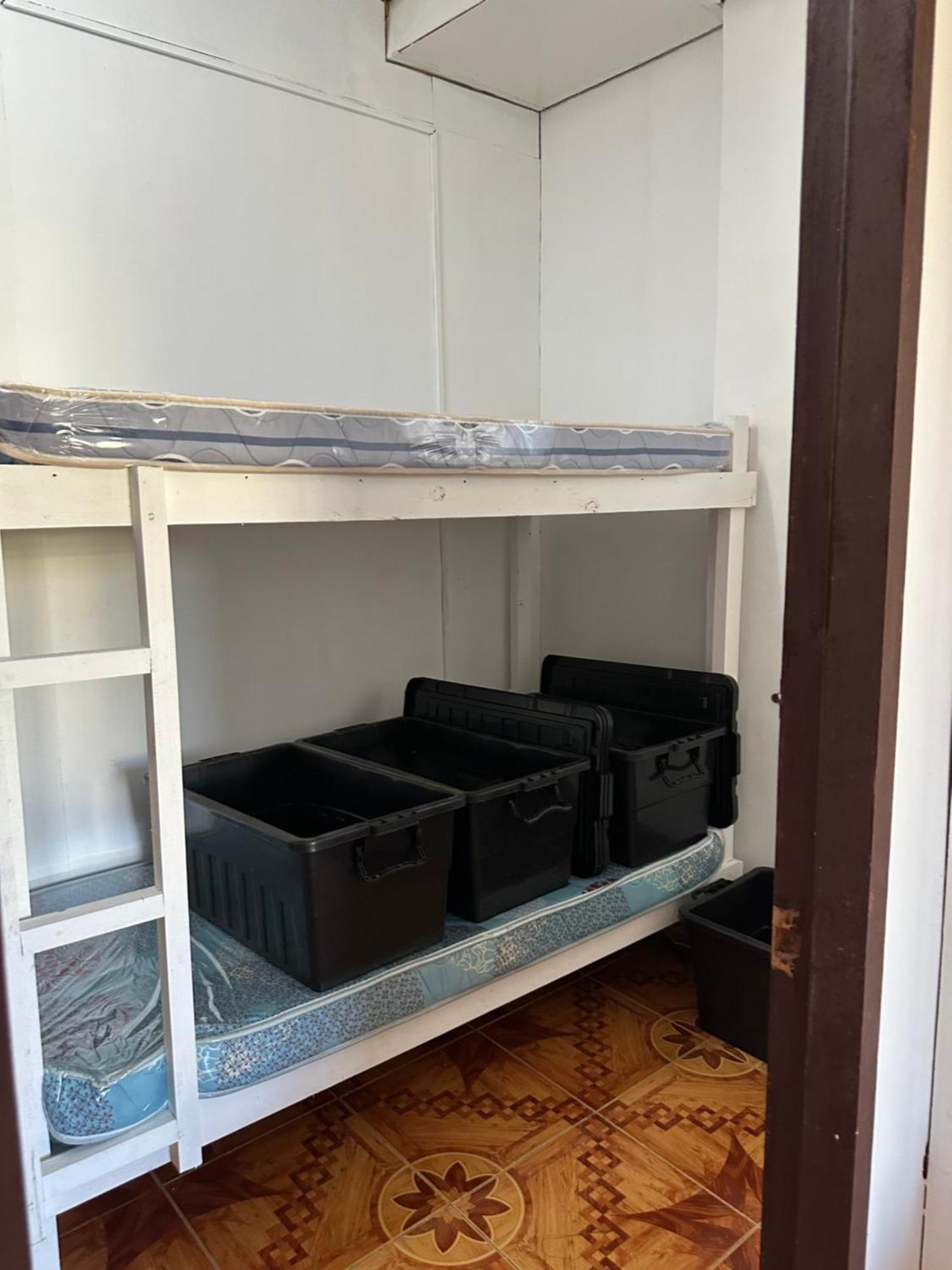 3 Bedrooms Split House 2nd Floor-wifi