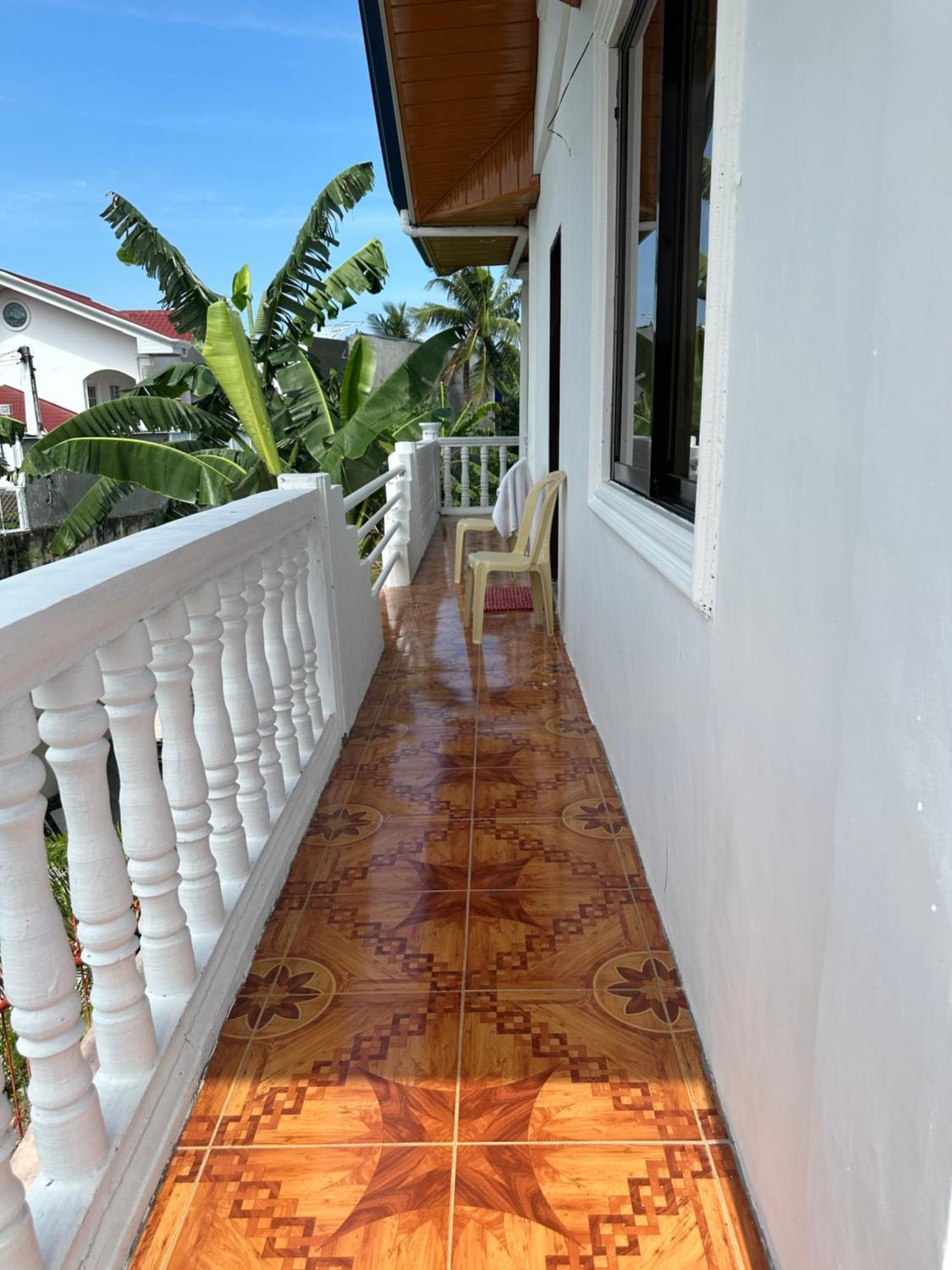 3 Bedrooms Split House 2nd Floor-wifi * Cebu