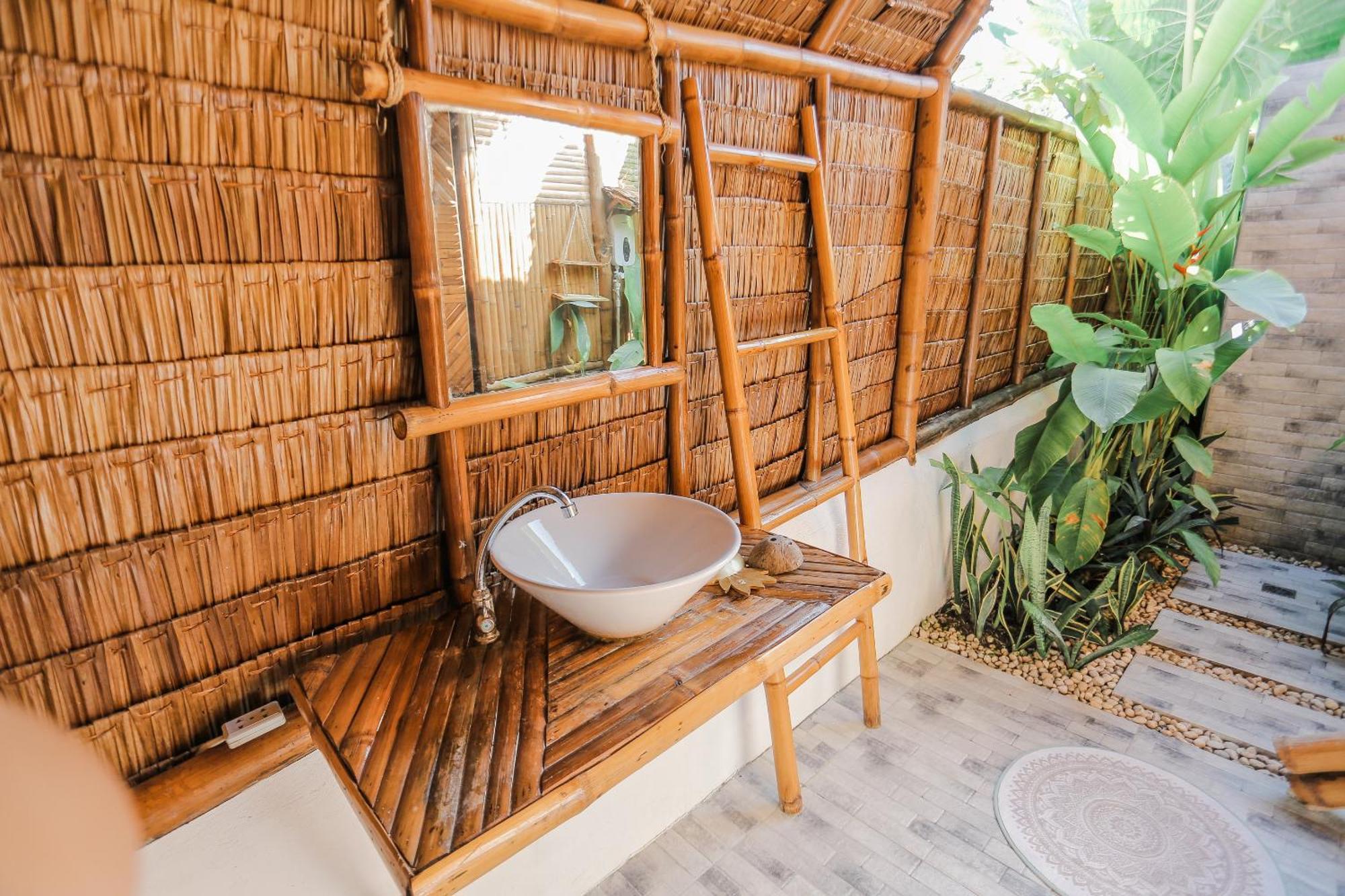 Tongo Hill Lodge